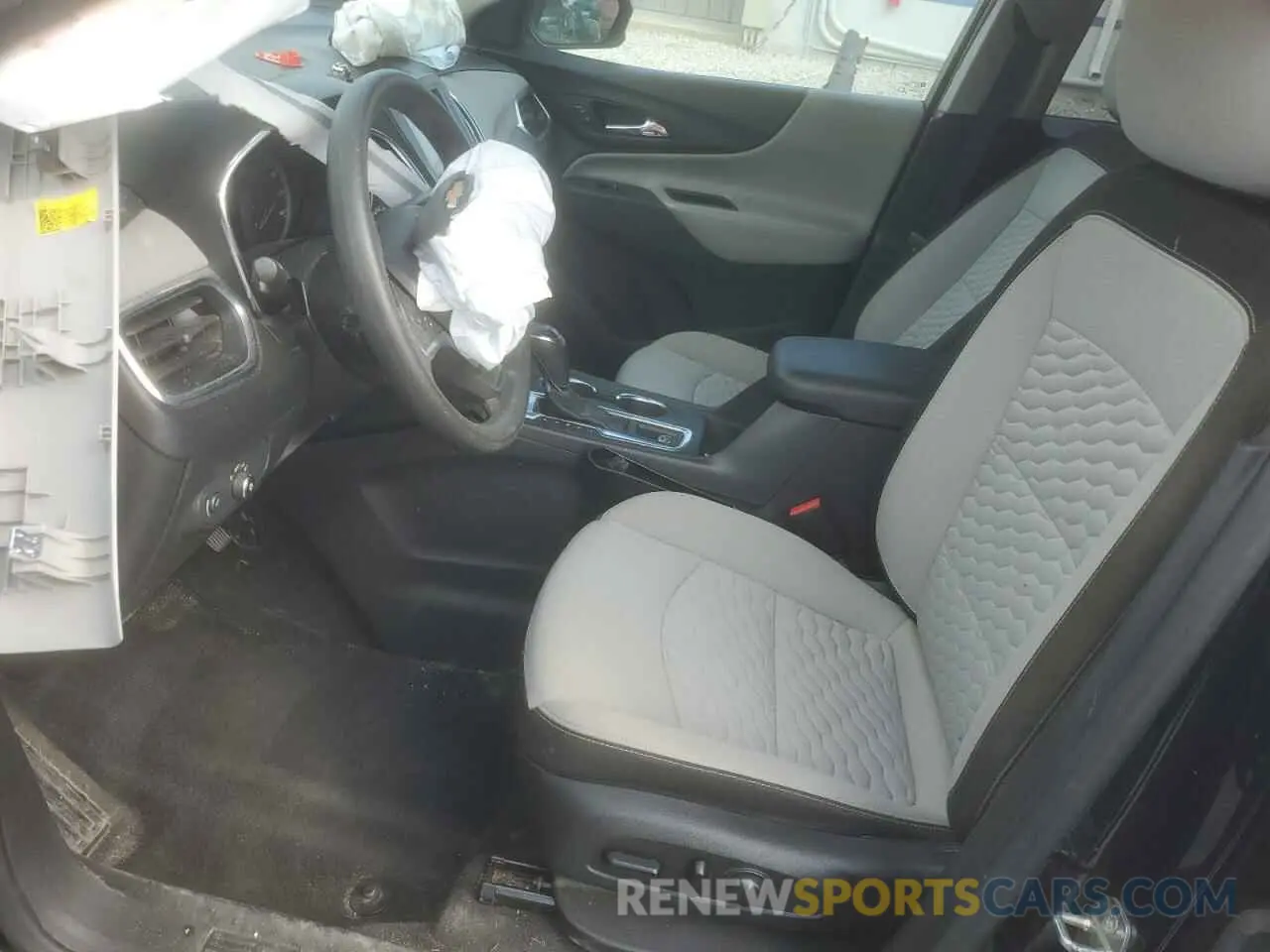7 Photograph of a damaged car 3GNAXHEV4LS687670 CHEVROLET EQUINOX 2020