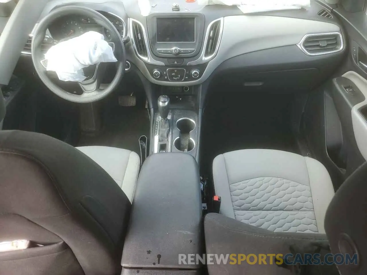8 Photograph of a damaged car 3GNAXHEV4LS687670 CHEVROLET EQUINOX 2020