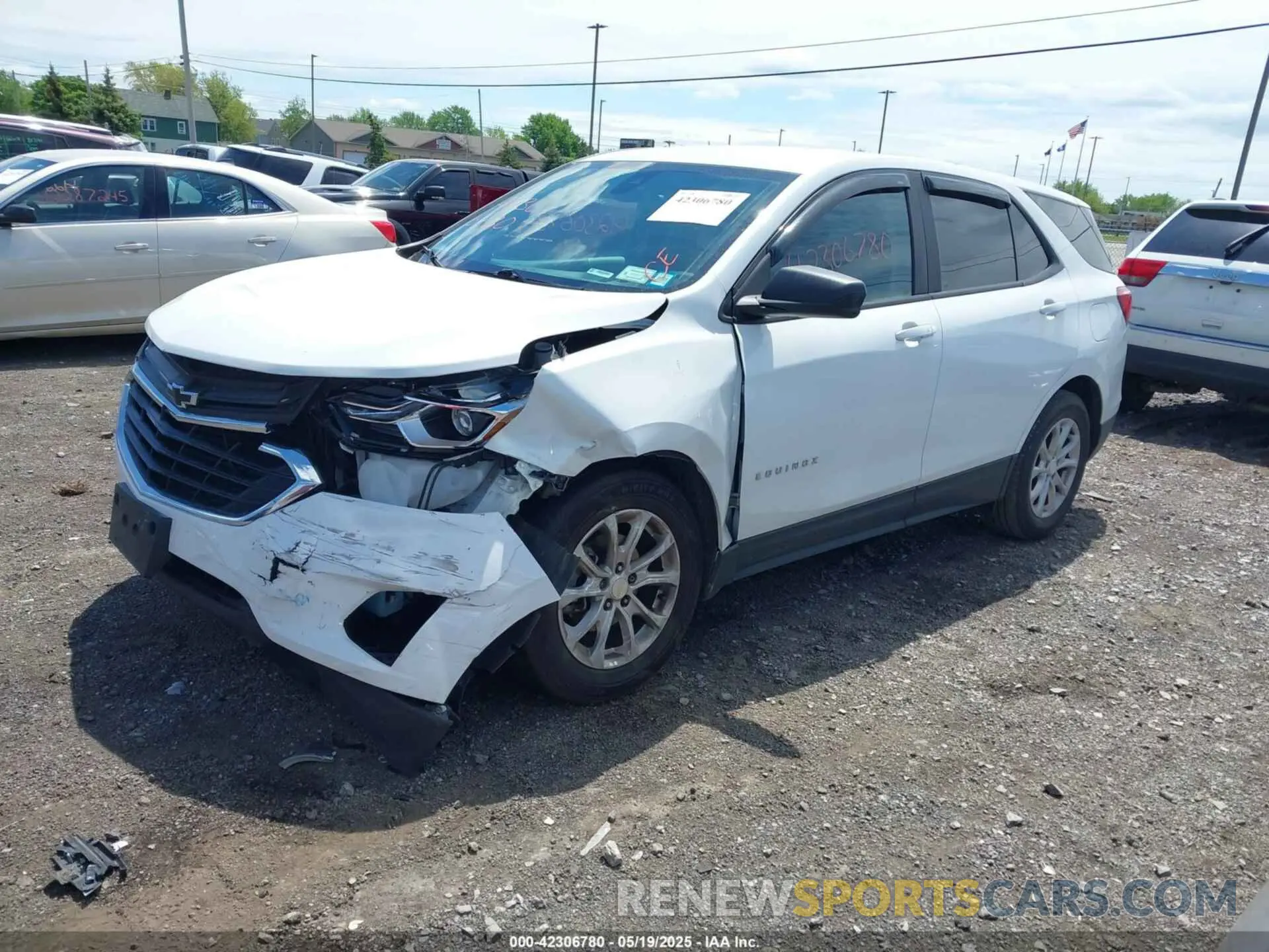 2 Photograph of a damaged car 3GNAXHEV5LS515051 CHEVROLET EQUINOX 2020