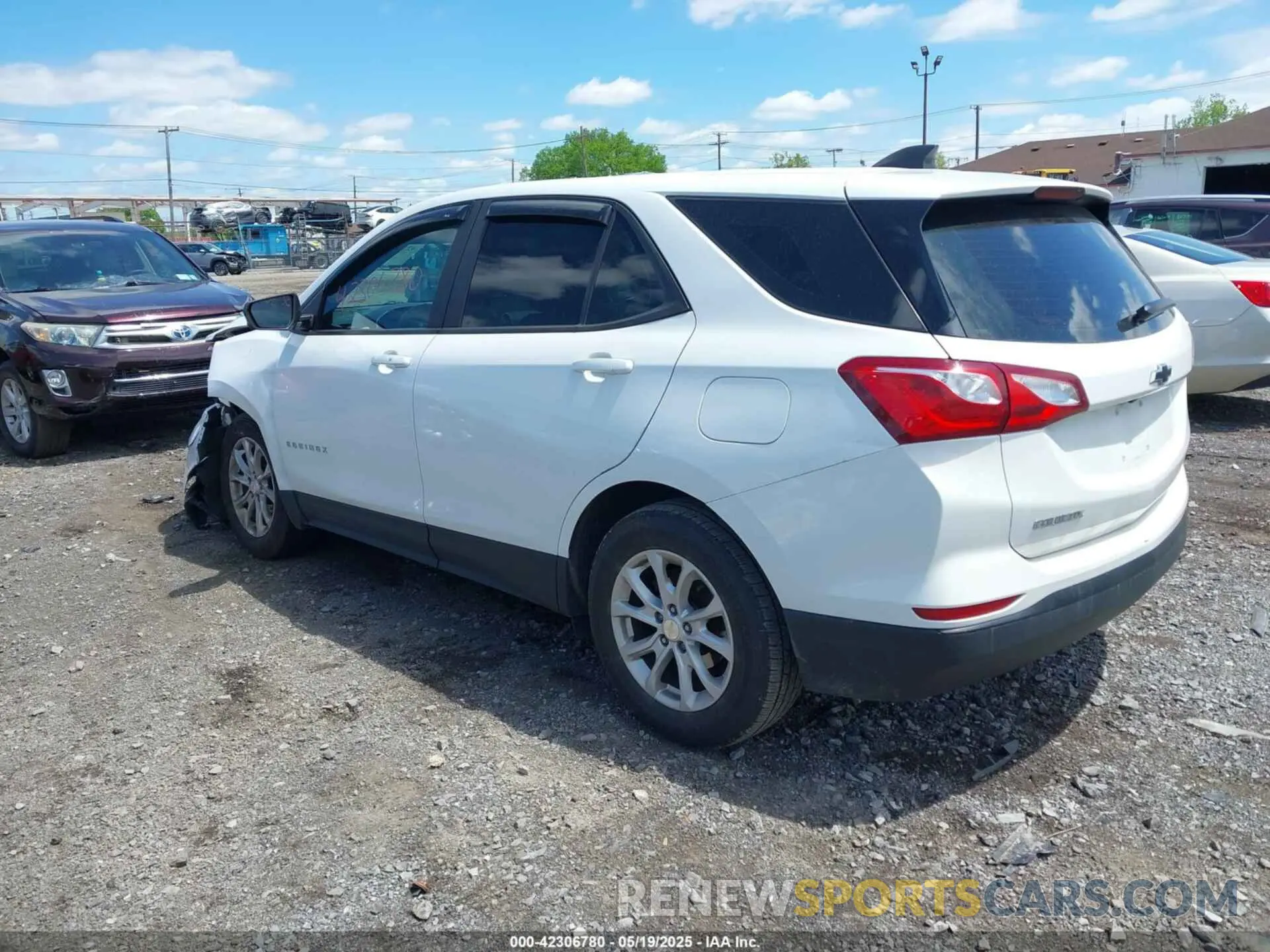 3 Photograph of a damaged car 3GNAXHEV5LS515051 CHEVROLET EQUINOX 2020