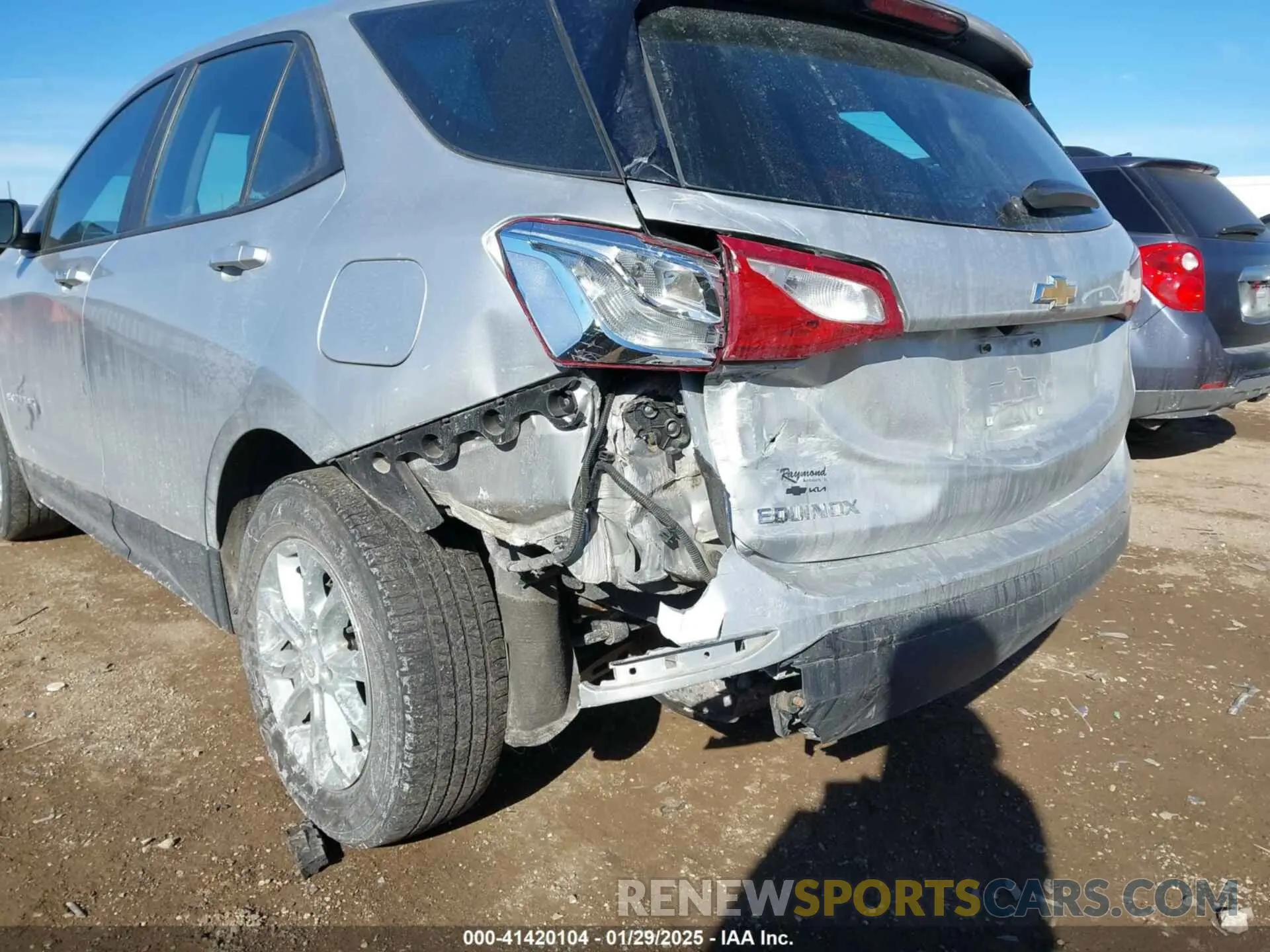6 Photograph of a damaged car 3GNAXHEV5LS518807 CHEVROLET EQUINOX 2020