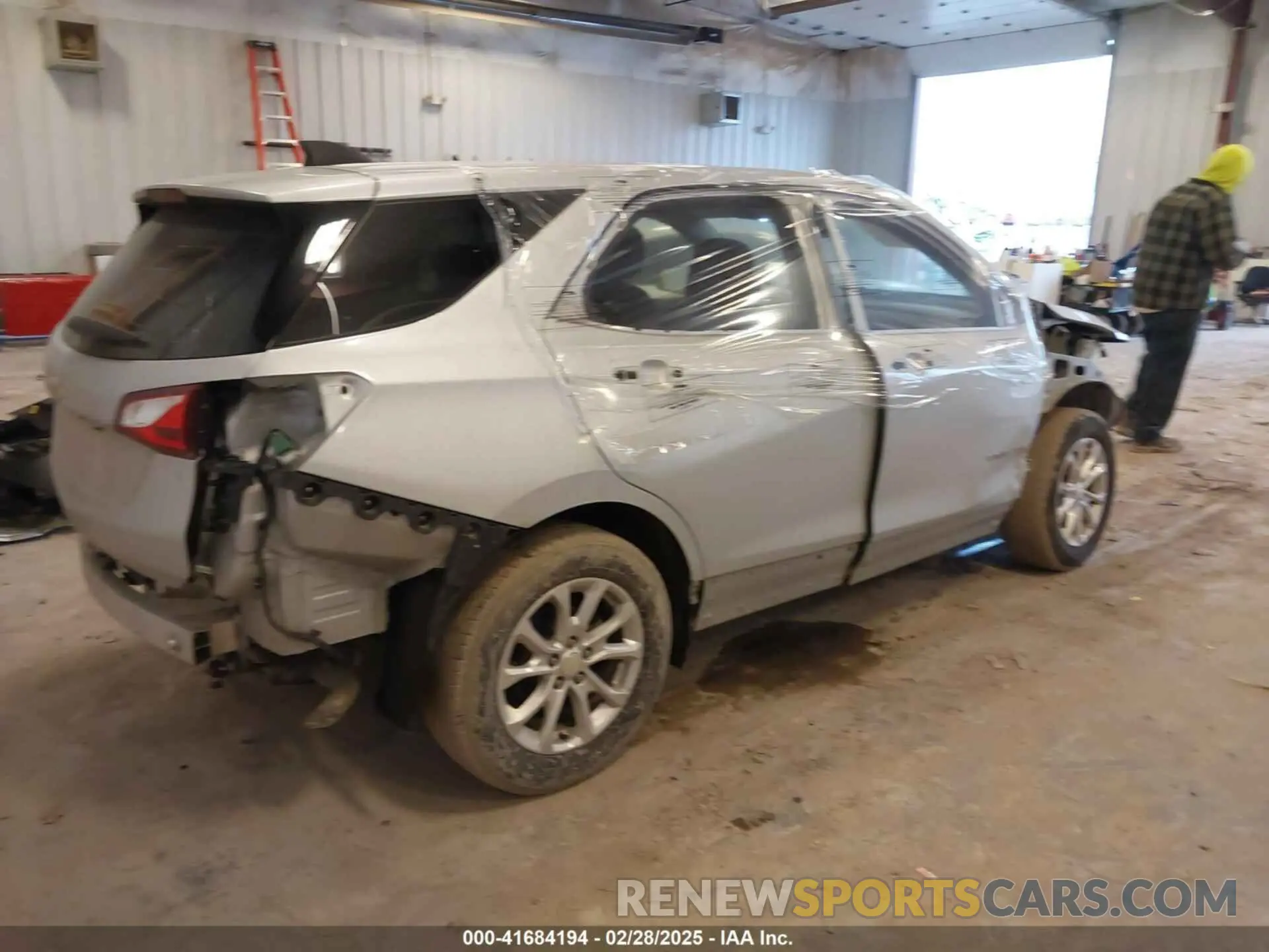 4 Photograph of a damaged car 3GNAXHEV5LS519066 CHEVROLET EQUINOX 2020