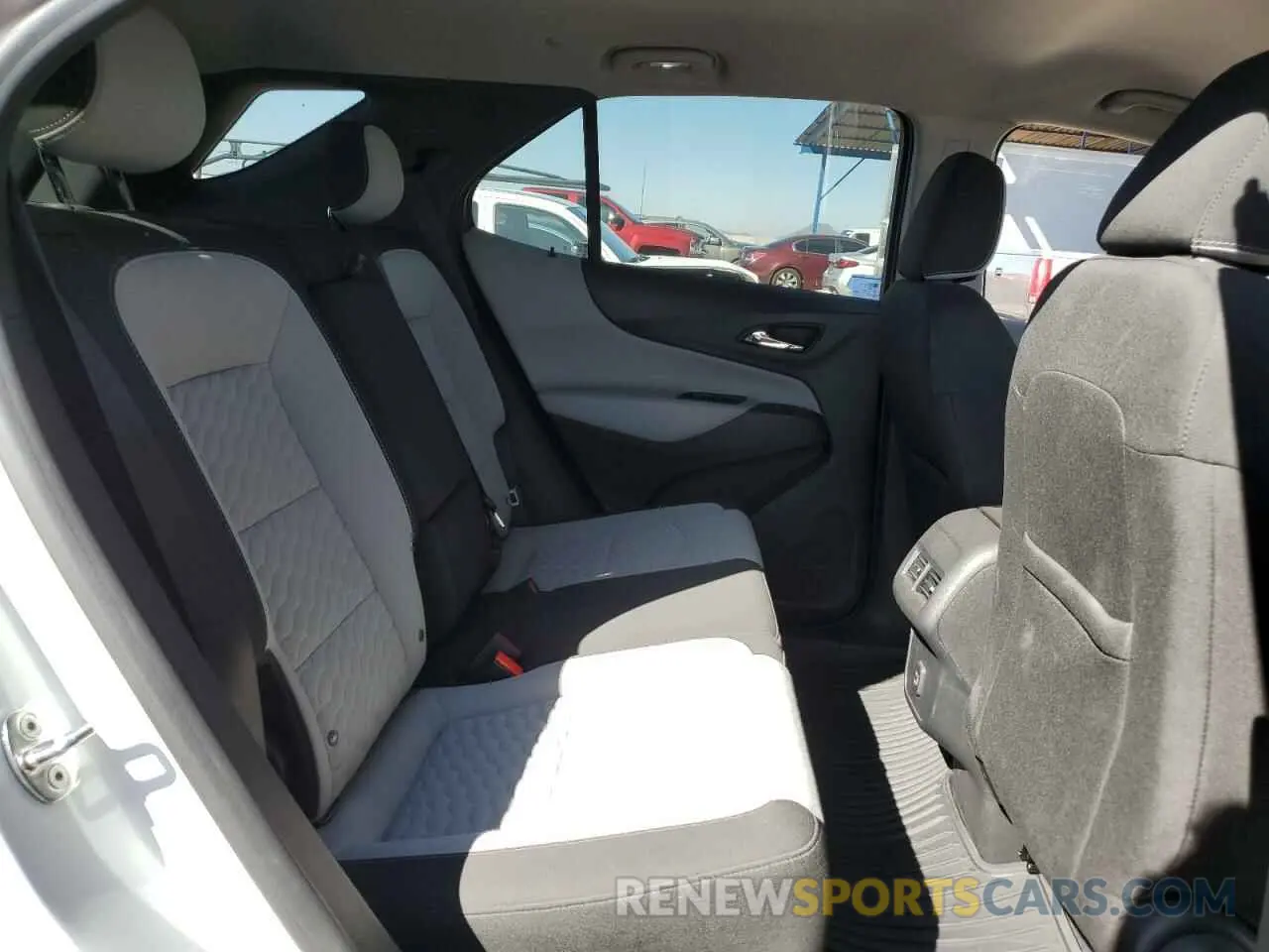 11 Photograph of a damaged car 3GNAXHEV5LS530102 CHEVROLET EQUINOX 2020