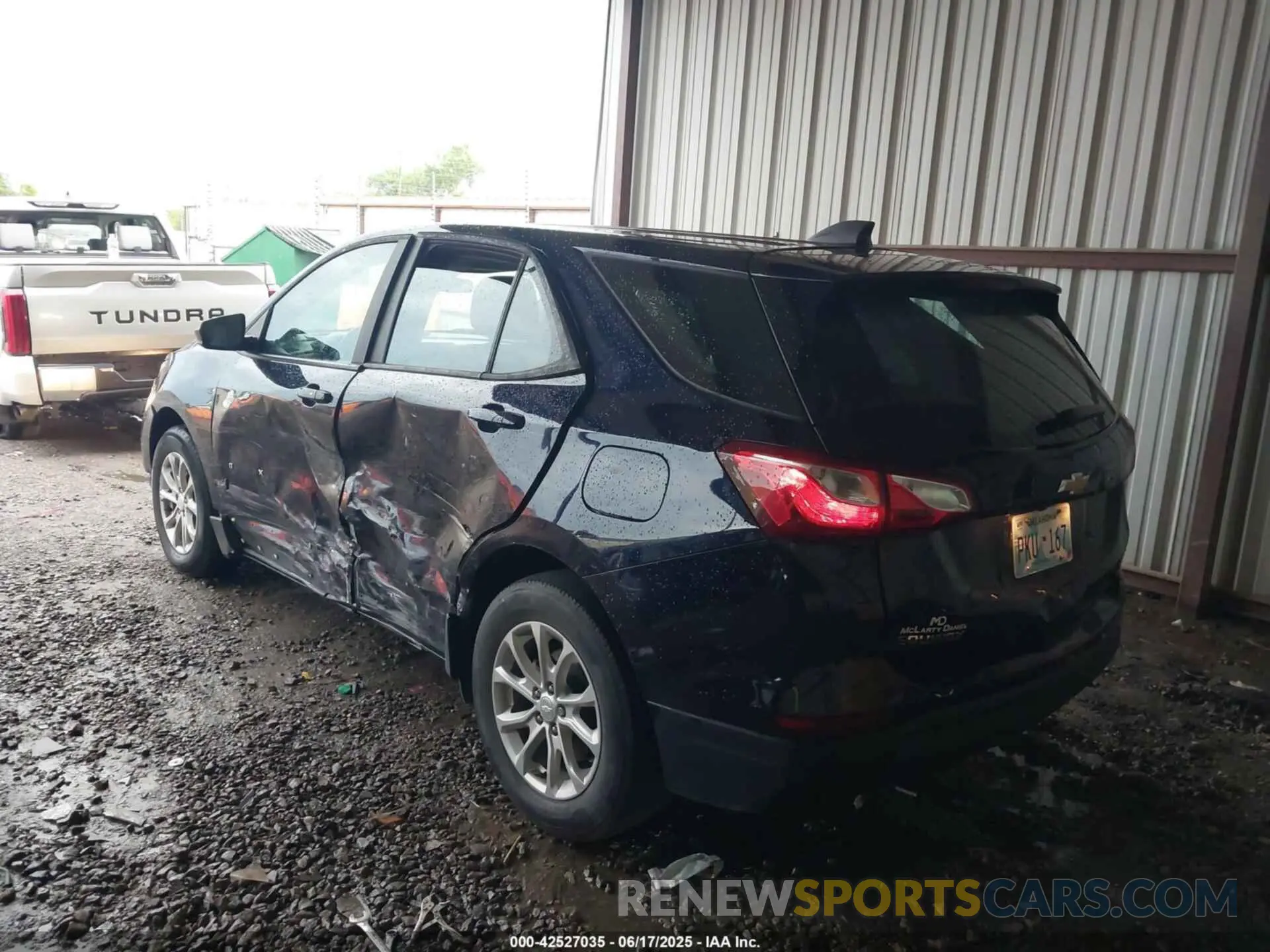 3 Photograph of a damaged car 3GNAXHEV5LS683207 CHEVROLET EQUINOX 2020