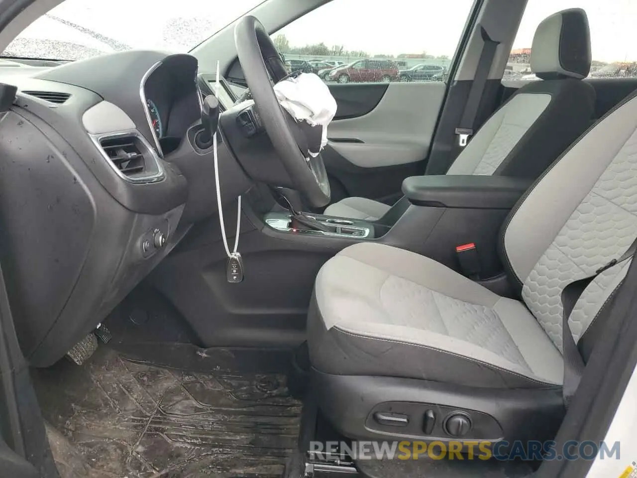 7 Photograph of a damaged car 3GNAXHEV5LS732423 CHEVROLET EQUINOX 2020