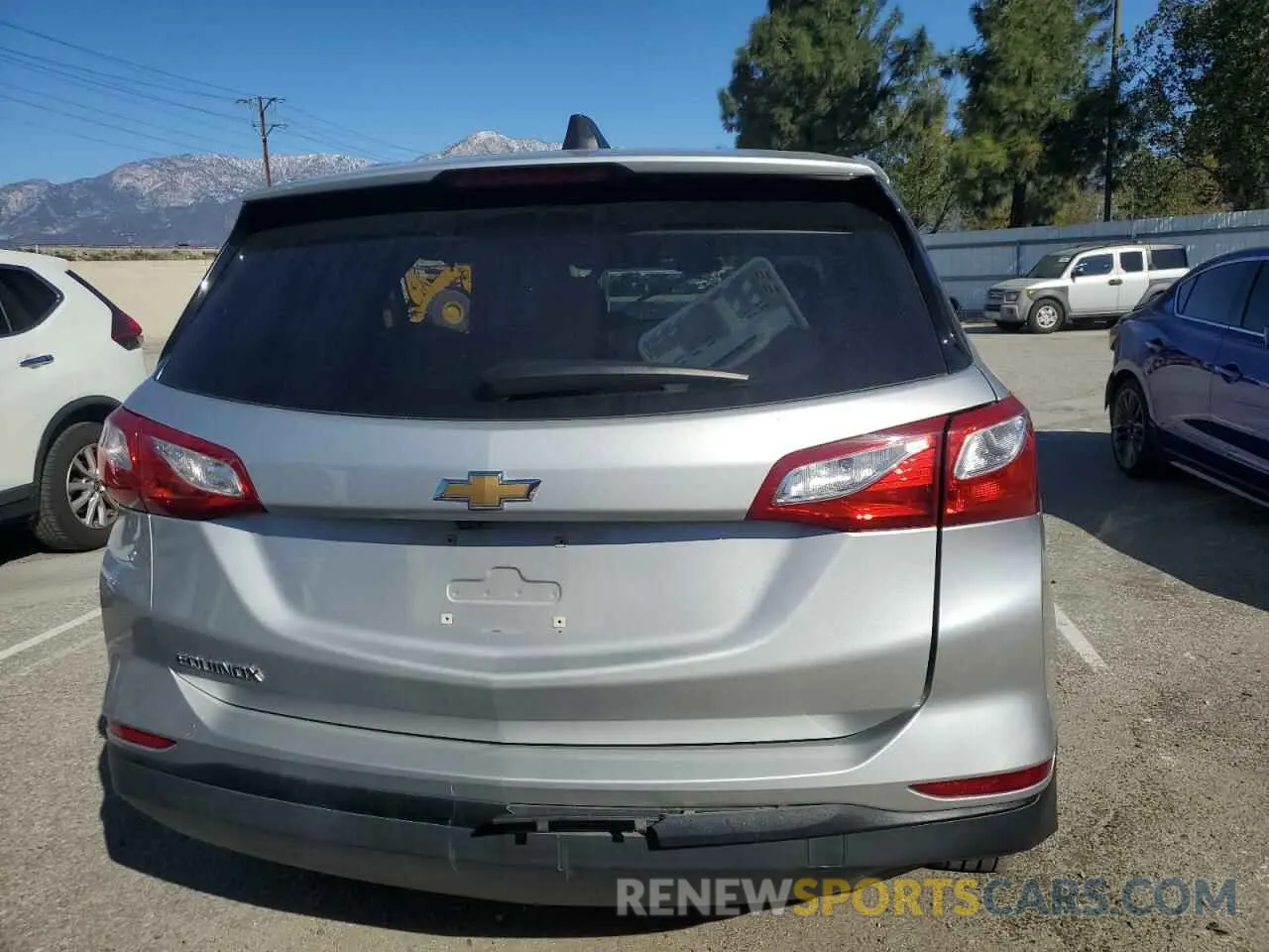 6 Photograph of a damaged car 3GNAXHEV5LS736925 CHEVROLET EQUINOX 2020