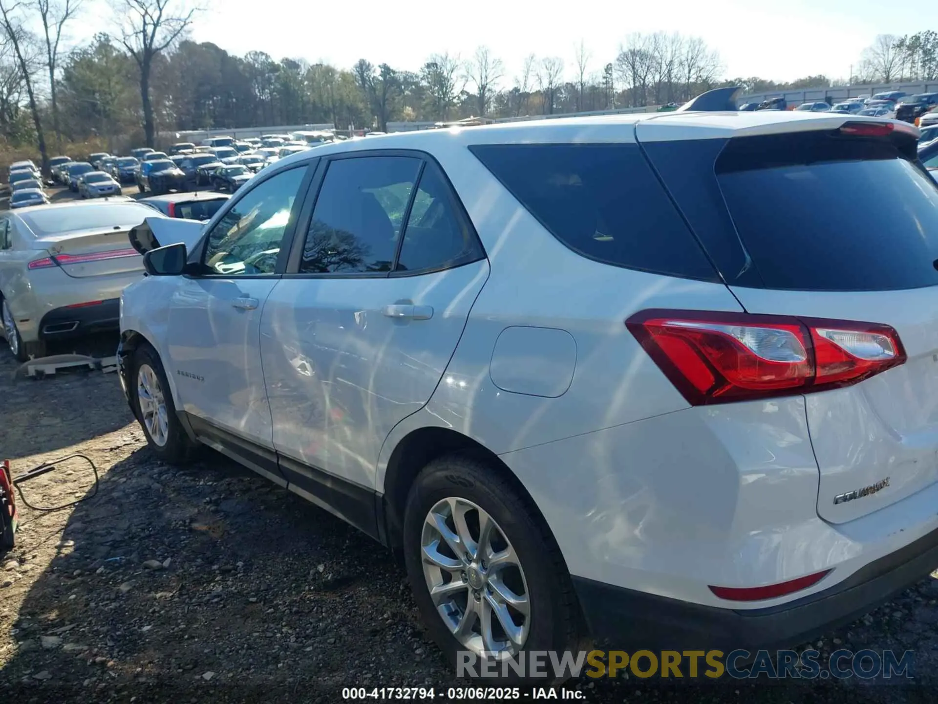 14 Photograph of a damaged car 3GNAXHEV6LS532098 CHEVROLET EQUINOX 2020