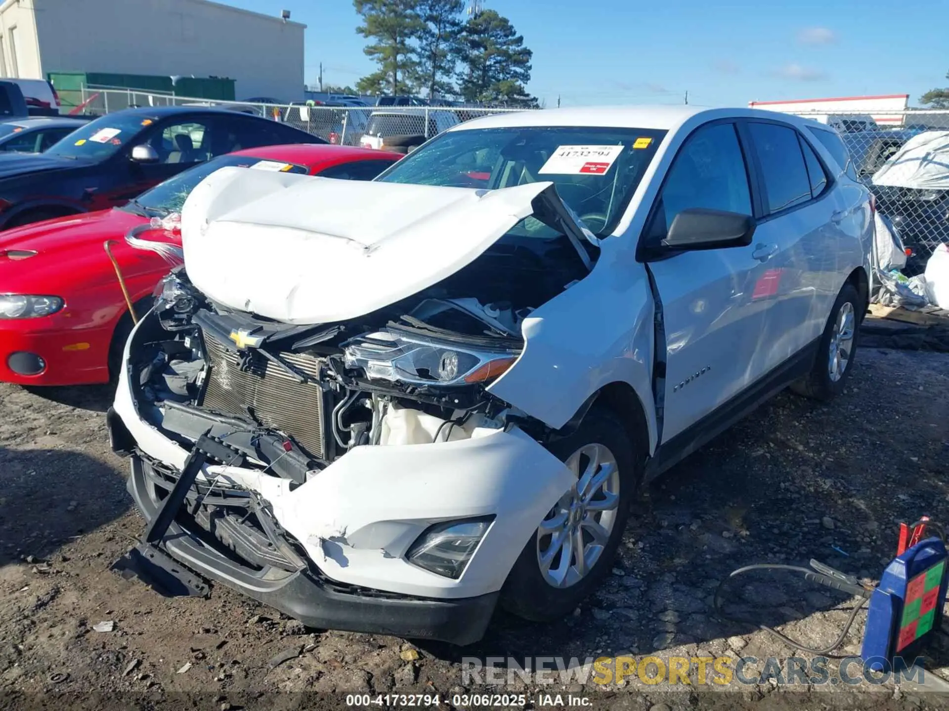 2 Photograph of a damaged car 3GNAXHEV6LS532098 CHEVROLET EQUINOX 2020
