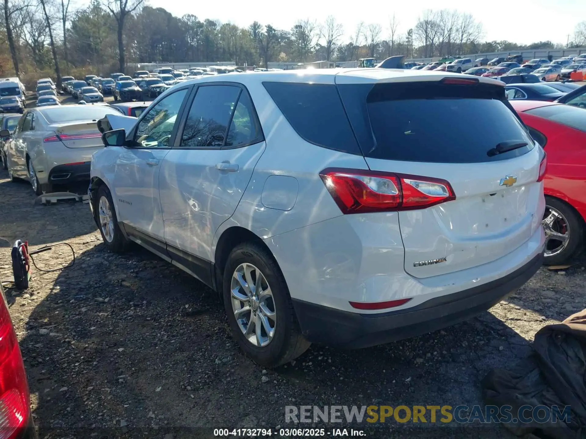 3 Photograph of a damaged car 3GNAXHEV6LS532098 CHEVROLET EQUINOX 2020