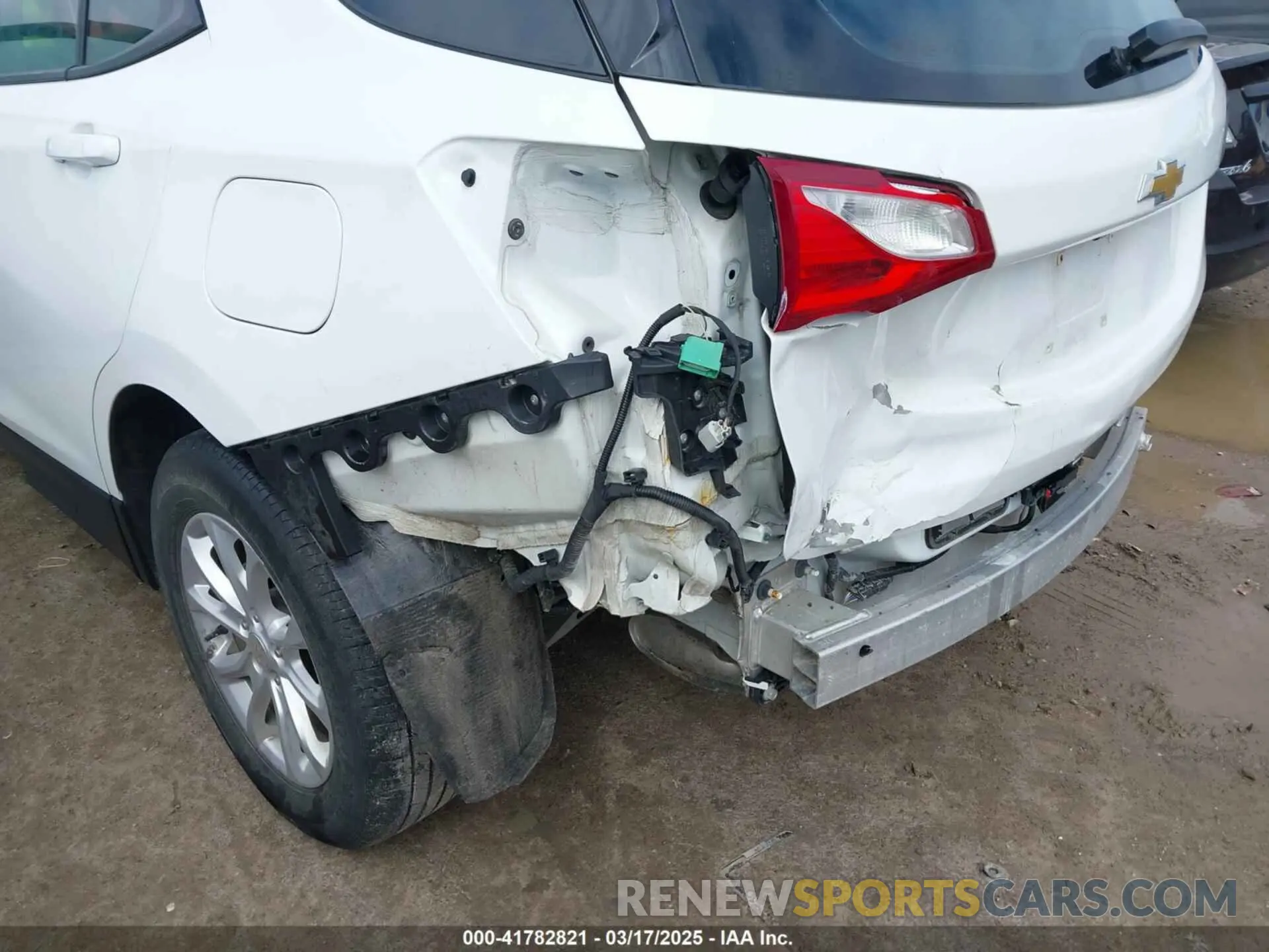 19 Photograph of a damaged car 3GNAXHEV6LS605079 CHEVROLET EQUINOX 2020