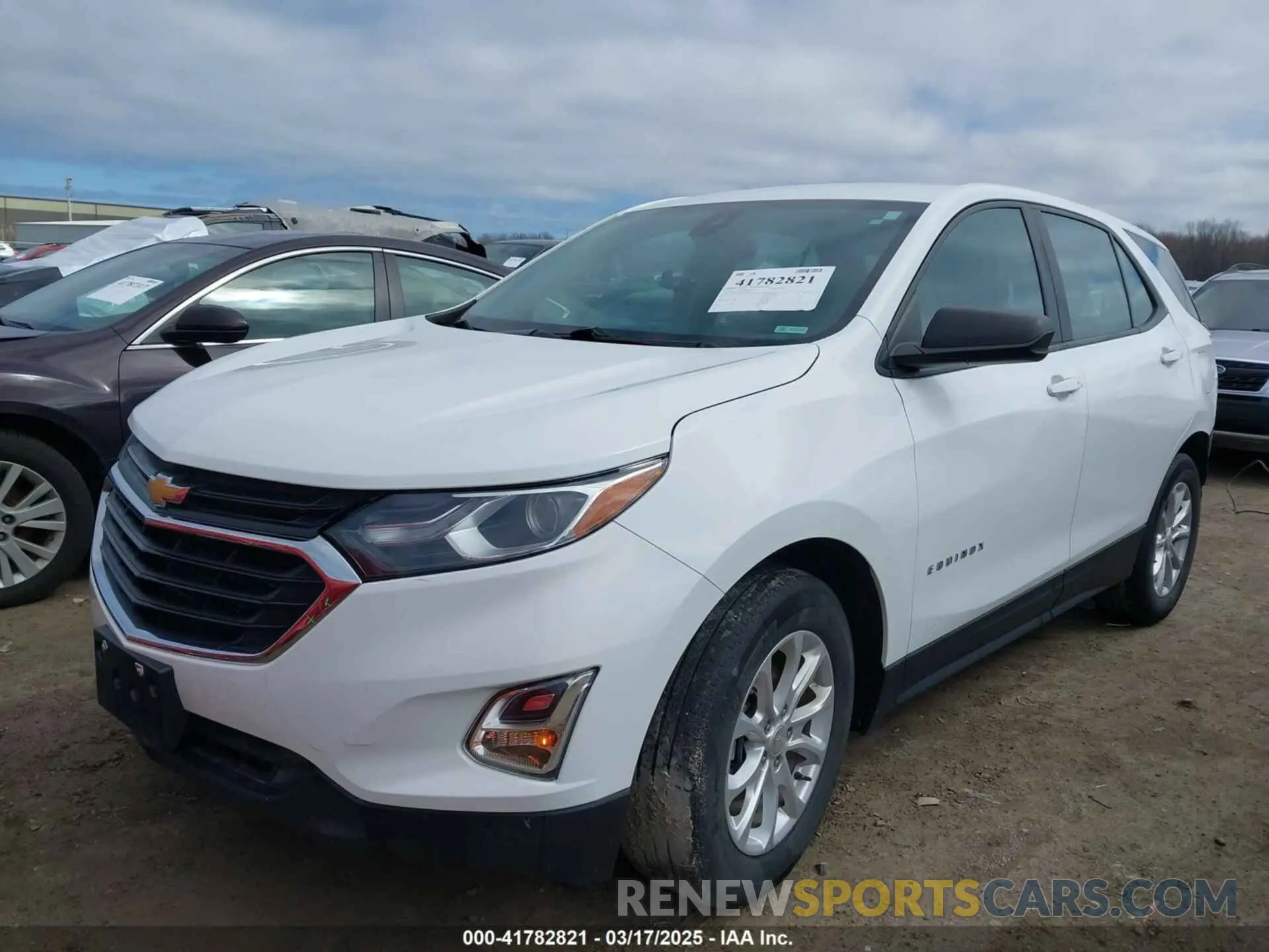 2 Photograph of a damaged car 3GNAXHEV6LS605079 CHEVROLET EQUINOX 2020