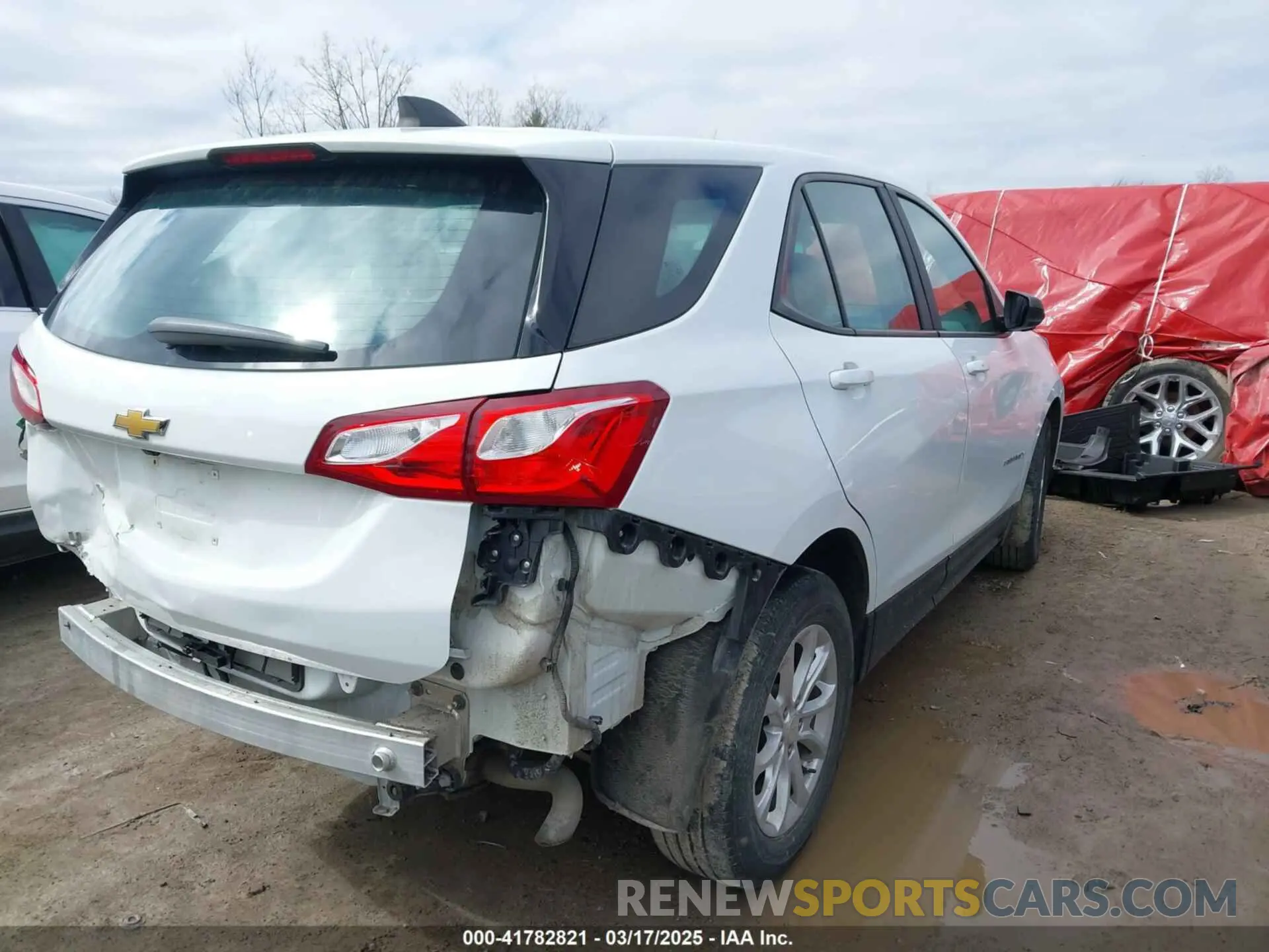 4 Photograph of a damaged car 3GNAXHEV6LS605079 CHEVROLET EQUINOX 2020