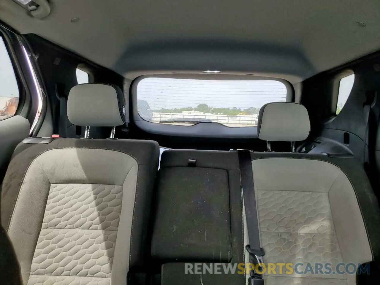 10 Photograph of a damaged car 3GNAXHEV6LS605938 CHEVROLET EQUINOX 2020