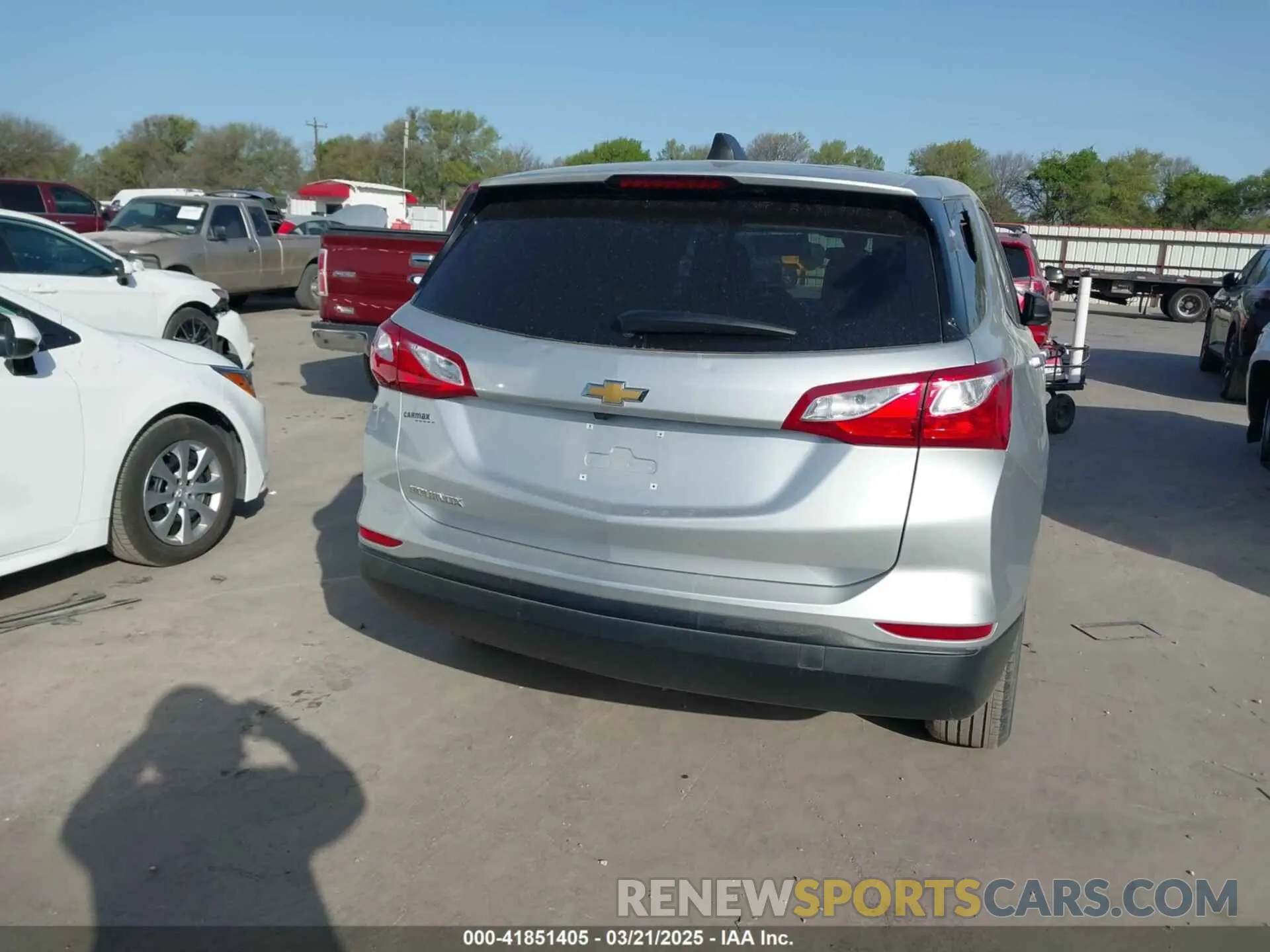 16 Photograph of a damaged car 3GNAXHEV6LS633156 CHEVROLET EQUINOX 2020