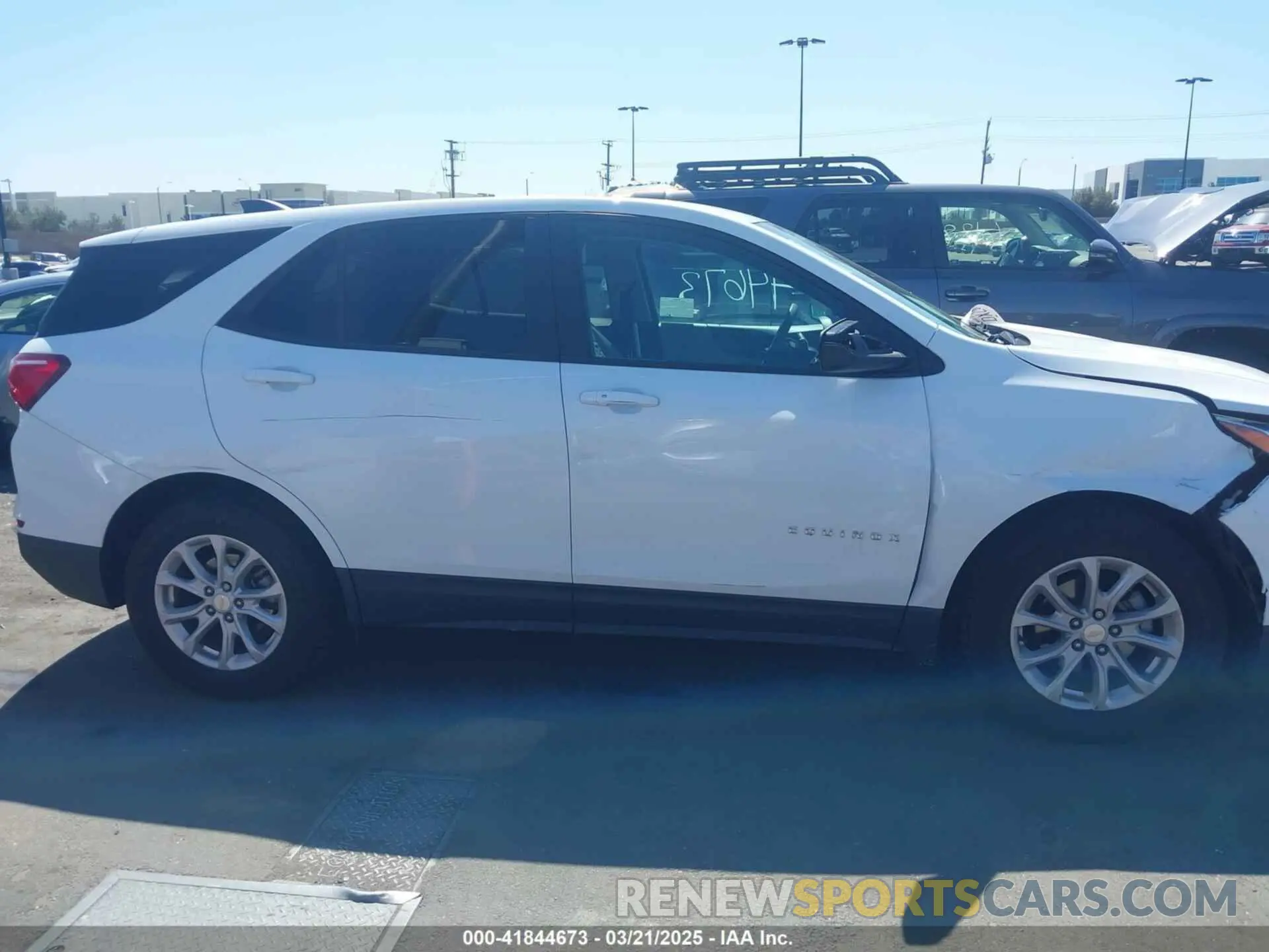 13 Photograph of a damaged car 3GNAXHEV6LS653973 CHEVROLET EQUINOX 2020