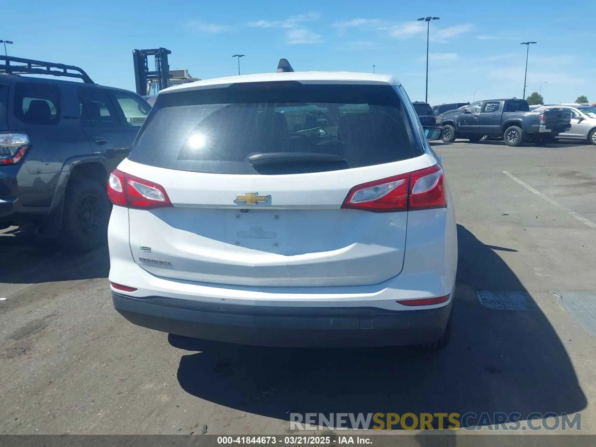 16 Photograph of a damaged car 3GNAXHEV6LS653973 CHEVROLET EQUINOX 2020