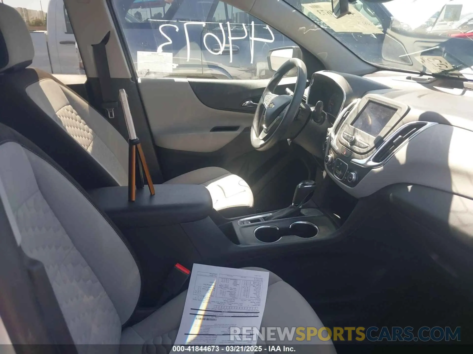 5 Photograph of a damaged car 3GNAXHEV6LS653973 CHEVROLET EQUINOX 2020