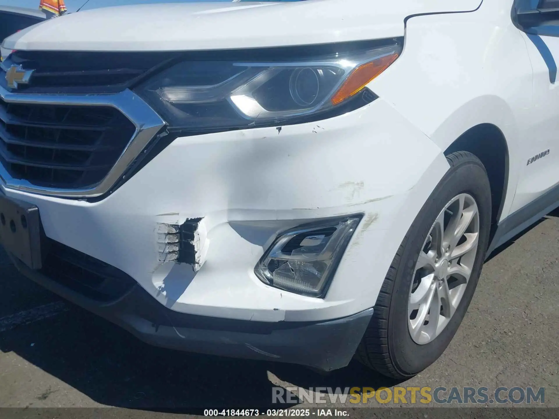 6 Photograph of a damaged car 3GNAXHEV6LS653973 CHEVROLET EQUINOX 2020