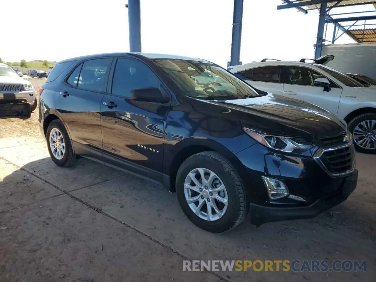 4 Photograph of a damaged car 3GNAXHEV6LS698203 CHEVROLET EQUINOX 2020