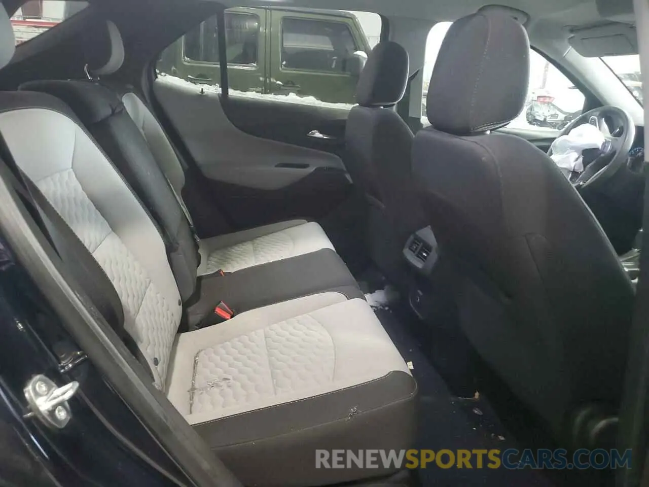 11 Photograph of a damaged car 3GNAXHEV6LS724170 CHEVROLET EQUINOX 2020