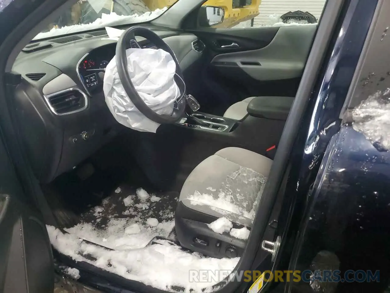 7 Photograph of a damaged car 3GNAXHEV6LS724170 CHEVROLET EQUINOX 2020