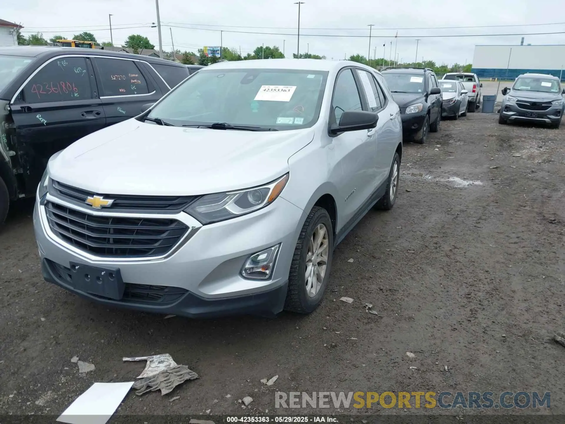 2 Photograph of a damaged car 3GNAXHEV7LS503600 CHEVROLET EQUINOX 2020