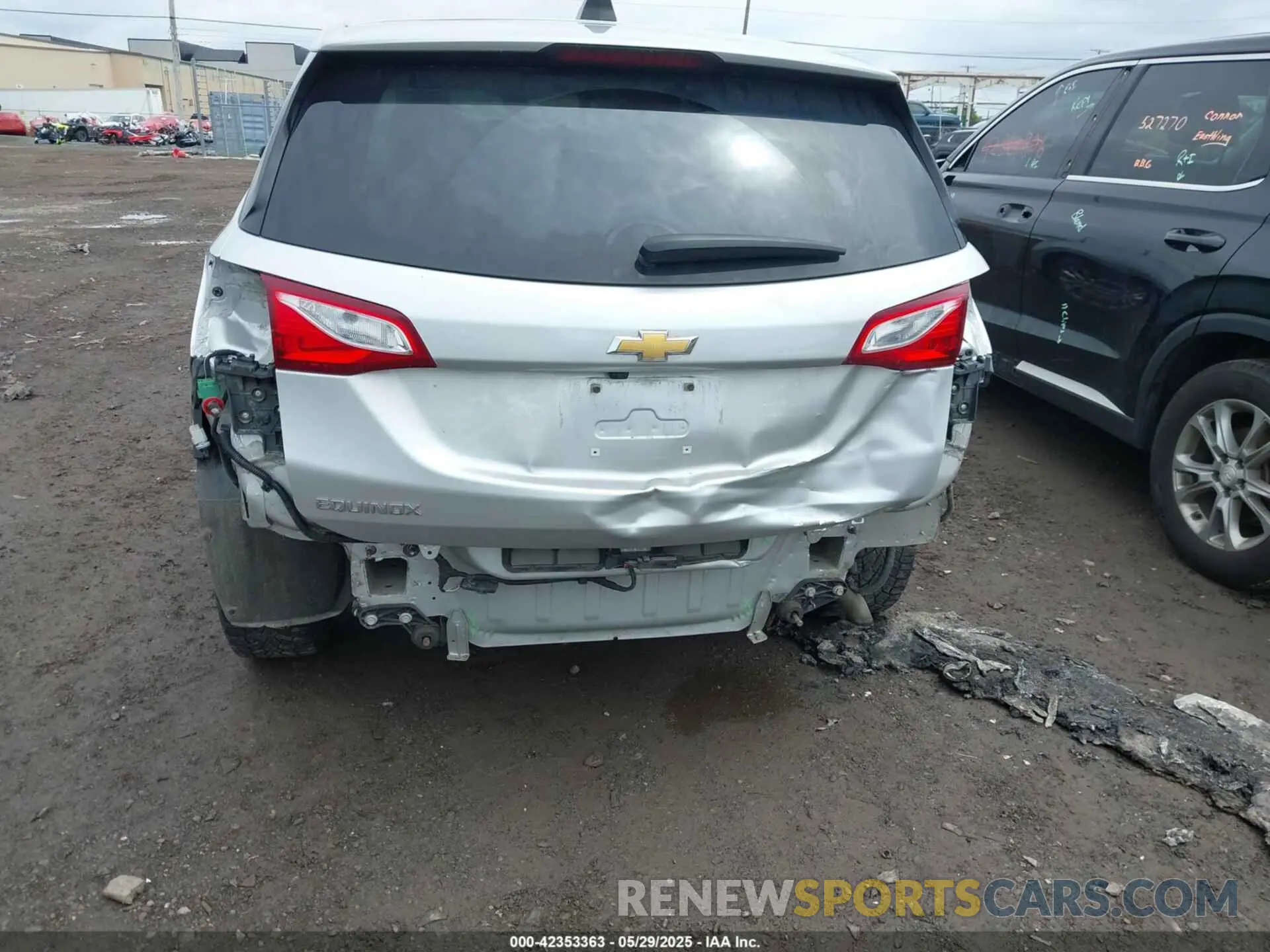 6 Photograph of a damaged car 3GNAXHEV7LS503600 CHEVROLET EQUINOX 2020