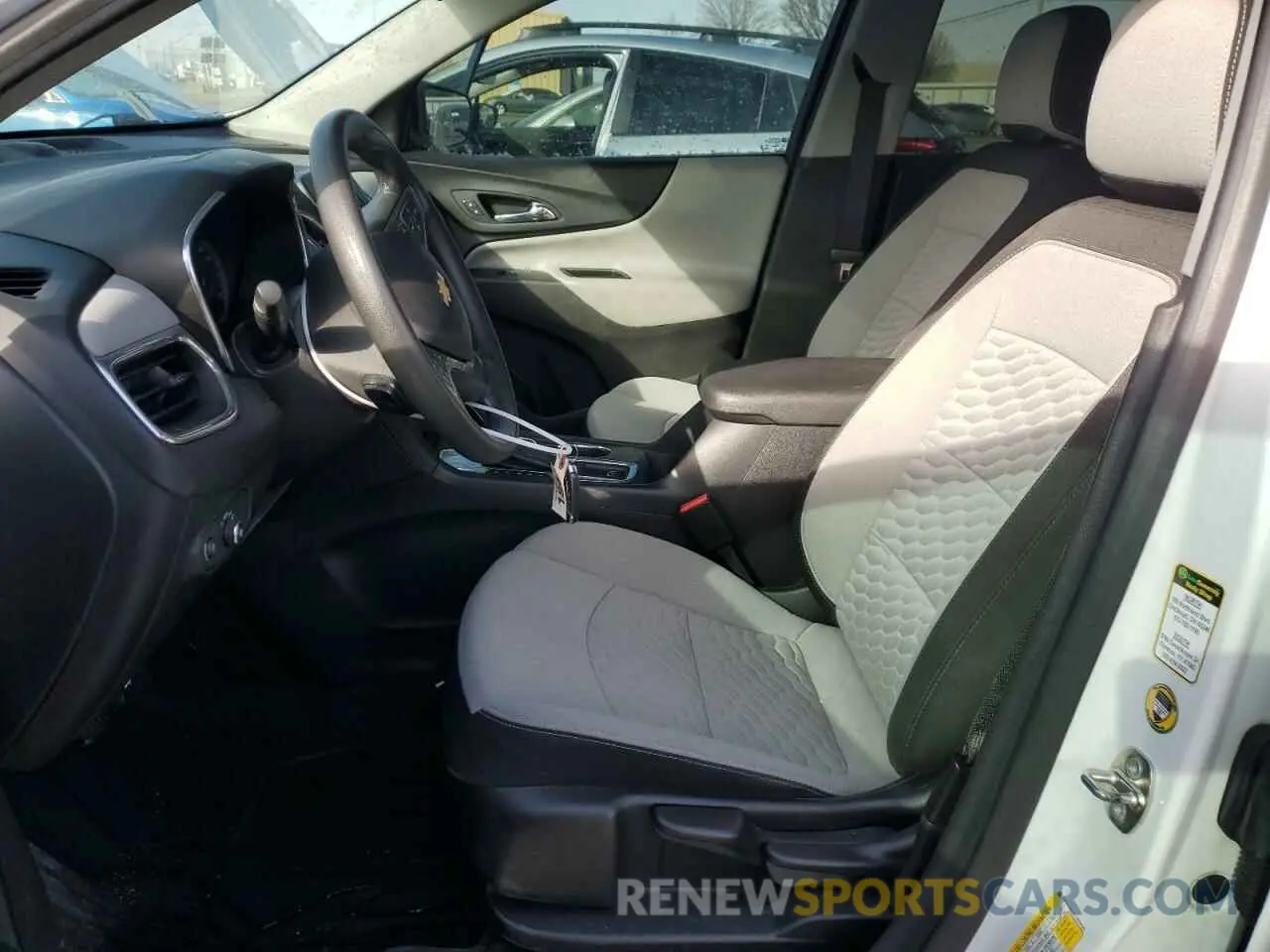 7 Photograph of a damaged car 3GNAXHEV7LS504438 CHEVROLET EQUINOX 2020