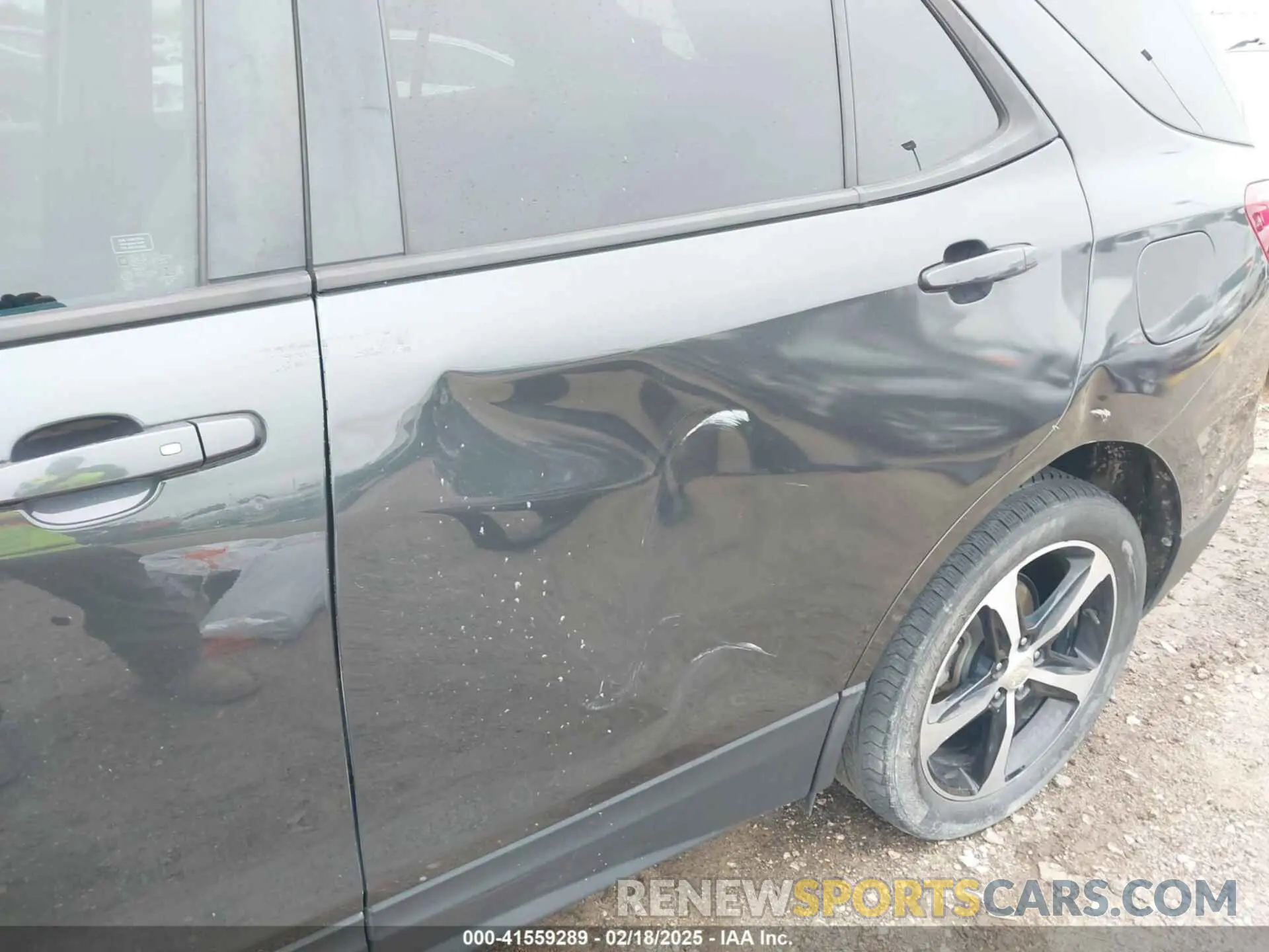 18 Photograph of a damaged car 3GNAXHEV7LS614583 CHEVROLET EQUINOX 2020