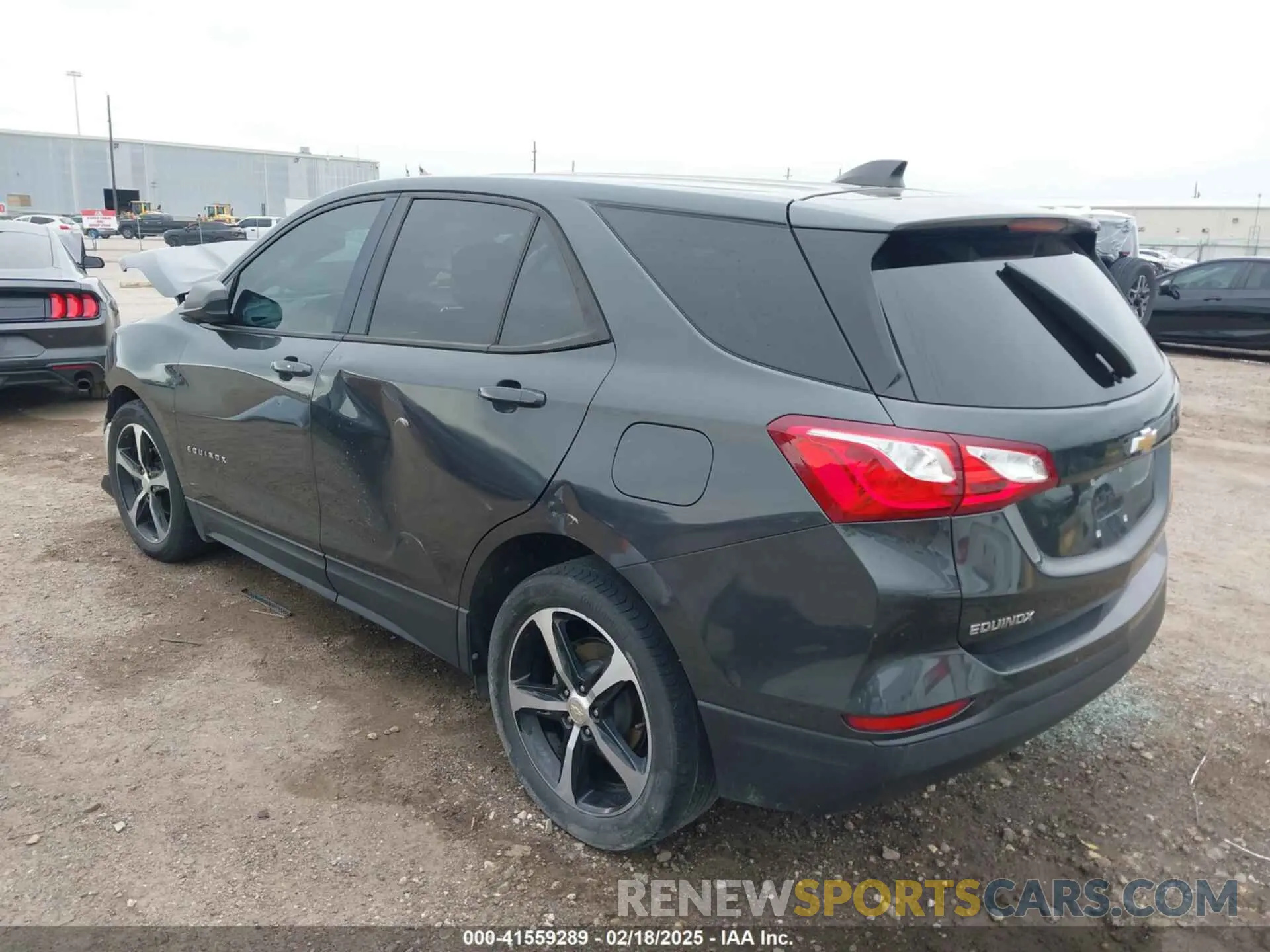 3 Photograph of a damaged car 3GNAXHEV7LS614583 CHEVROLET EQUINOX 2020