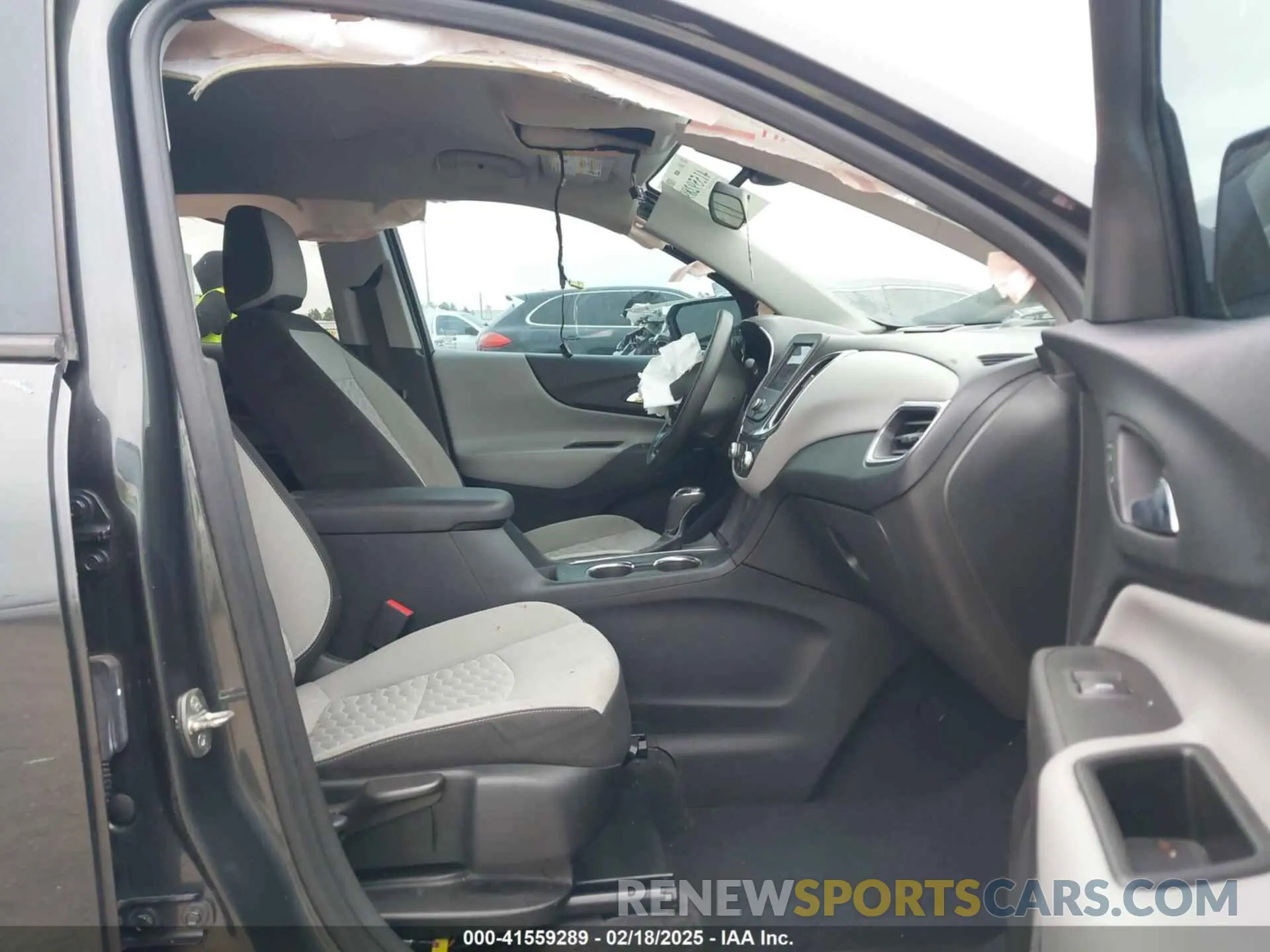5 Photograph of a damaged car 3GNAXHEV7LS614583 CHEVROLET EQUINOX 2020