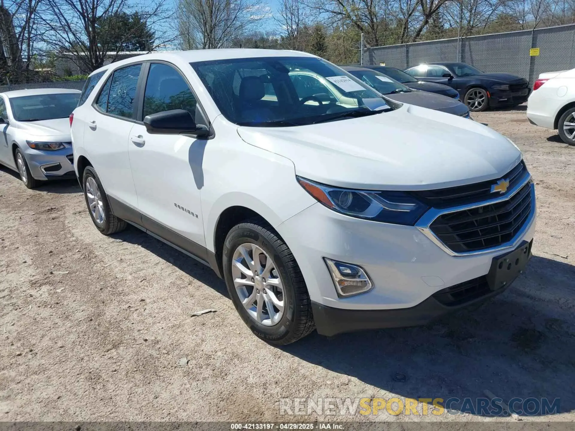 1 Photograph of a damaged car 3GNAXHEV7LS673732 CHEVROLET EQUINOX 2020