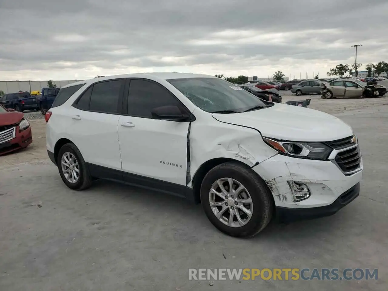 4 Photograph of a damaged car 3GNAXHEV7LS716000 CHEVROLET EQUINOX 2020