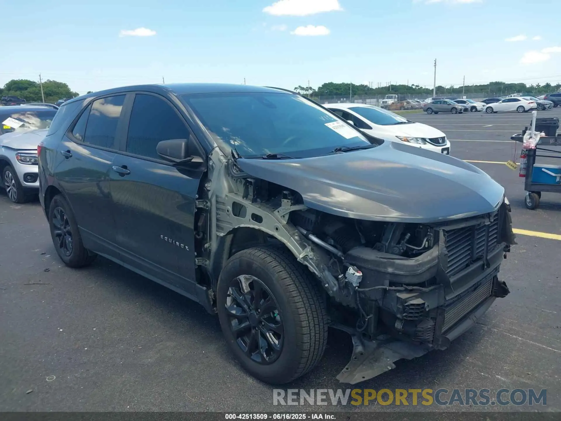 1 Photograph of a damaged car 3GNAXHEV8LS627987 CHEVROLET EQUINOX 2020