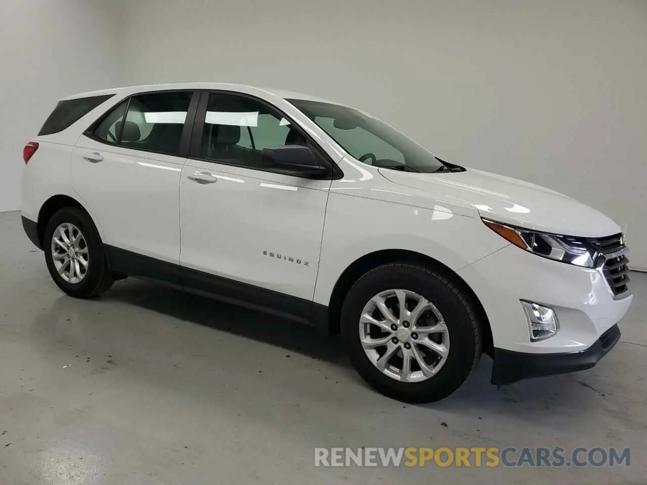 4 Photograph of a damaged car 3GNAXHEV8LS667776 CHEVROLET EQUINOX 2020