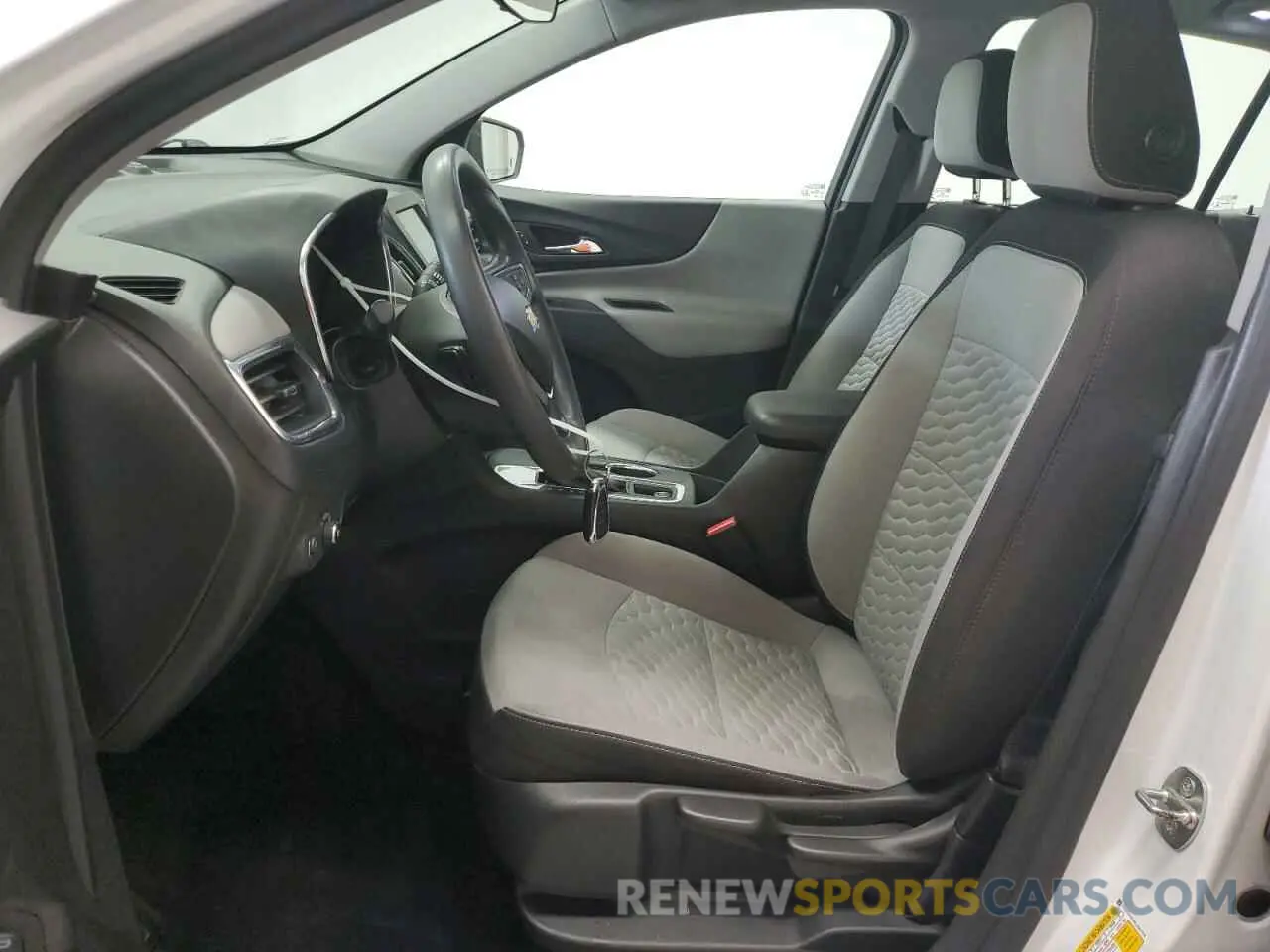 7 Photograph of a damaged car 3GNAXHEV8LS667776 CHEVROLET EQUINOX 2020