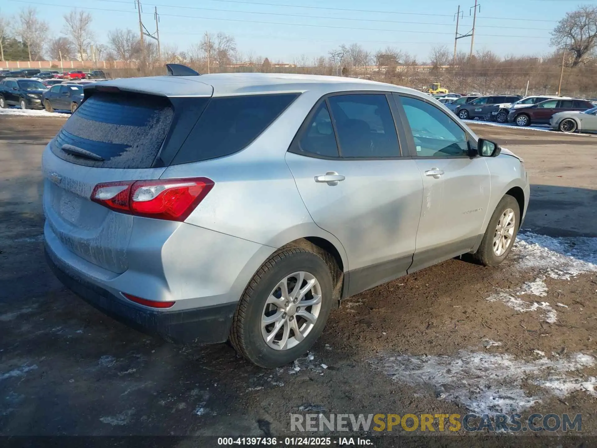 4 Photograph of a damaged car 3GNAXHEV8LS670290 CHEVROLET EQUINOX 2020