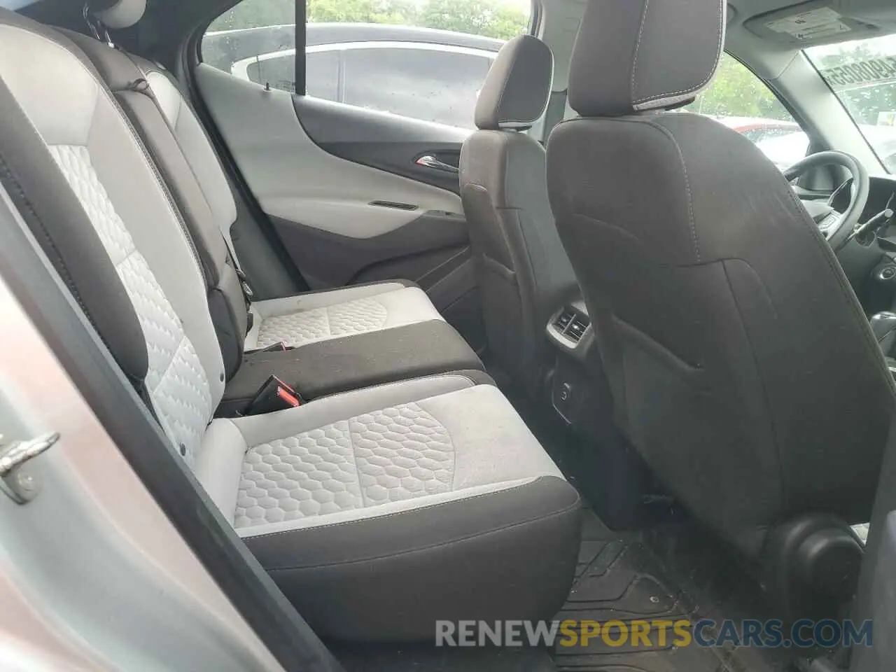 11 Photograph of a damaged car 3GNAXHEV8LS677157 CHEVROLET EQUINOX 2020