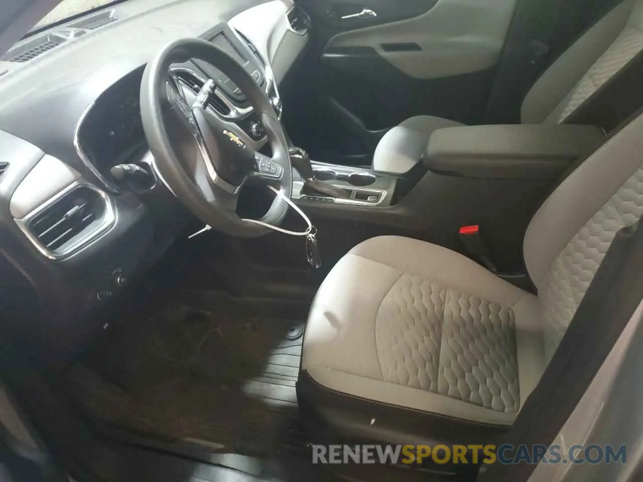 7 Photograph of a damaged car 3GNAXHEV8LS688711 CHEVROLET EQUINOX 2020