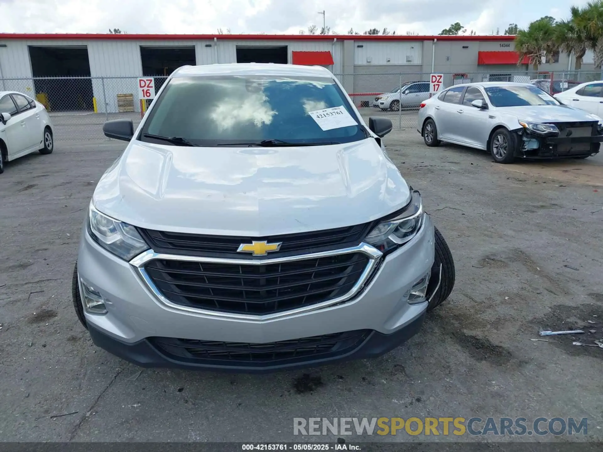 12 Photograph of a damaged car 3GNAXHEV8LS696940 CHEVROLET EQUINOX 2020