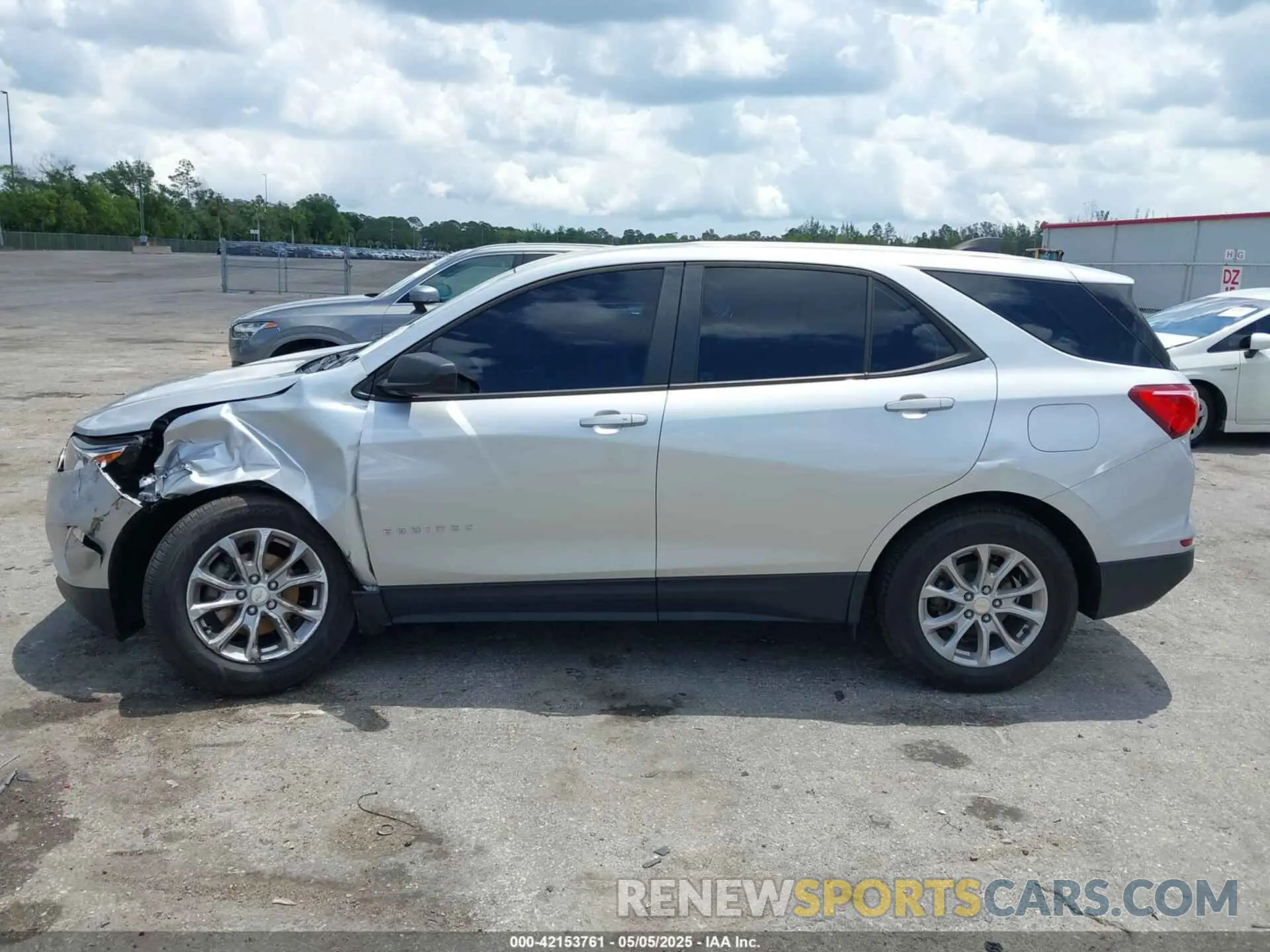 14 Photograph of a damaged car 3GNAXHEV8LS696940 CHEVROLET EQUINOX 2020