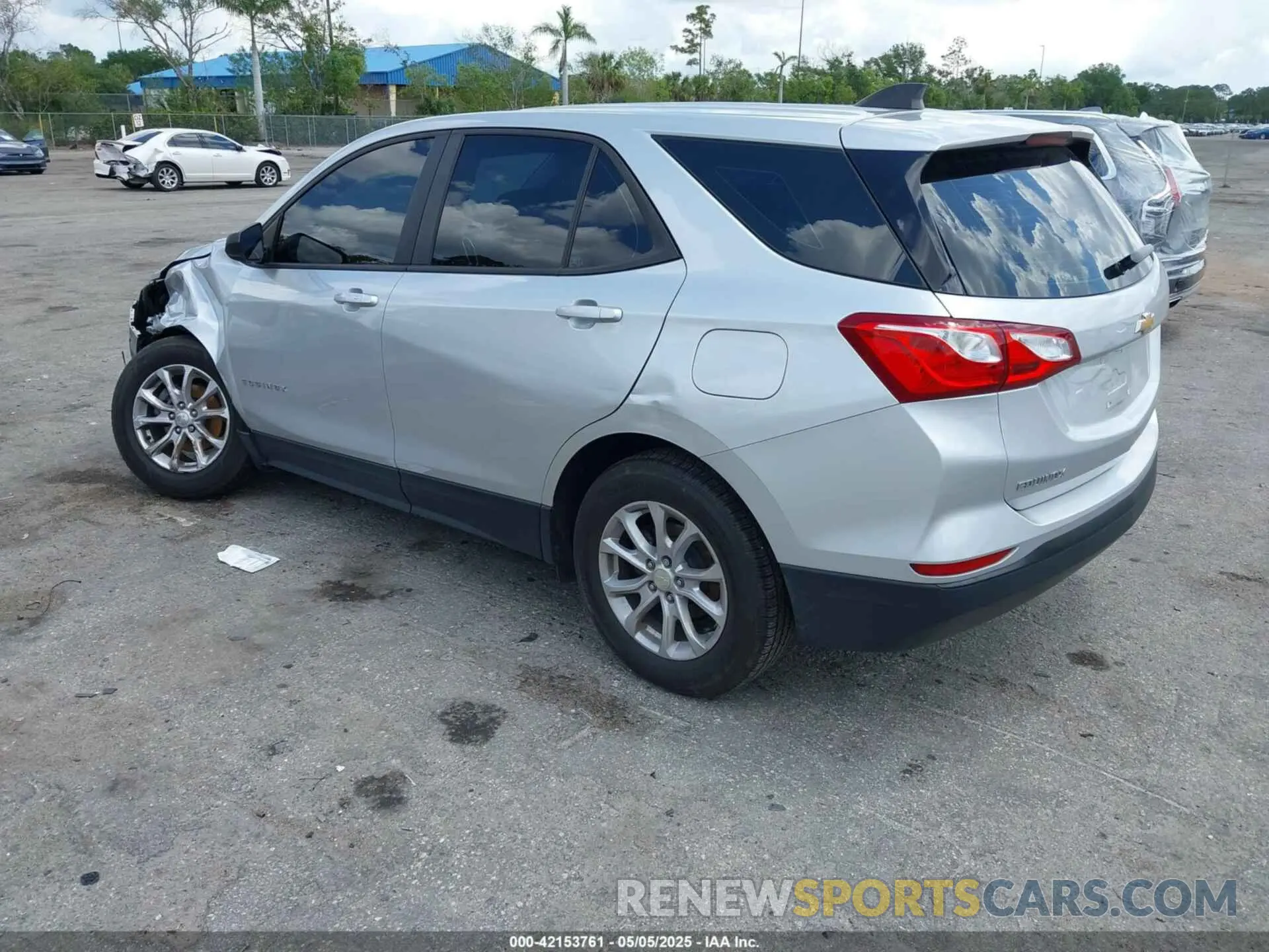 3 Photograph of a damaged car 3GNAXHEV8LS696940 CHEVROLET EQUINOX 2020