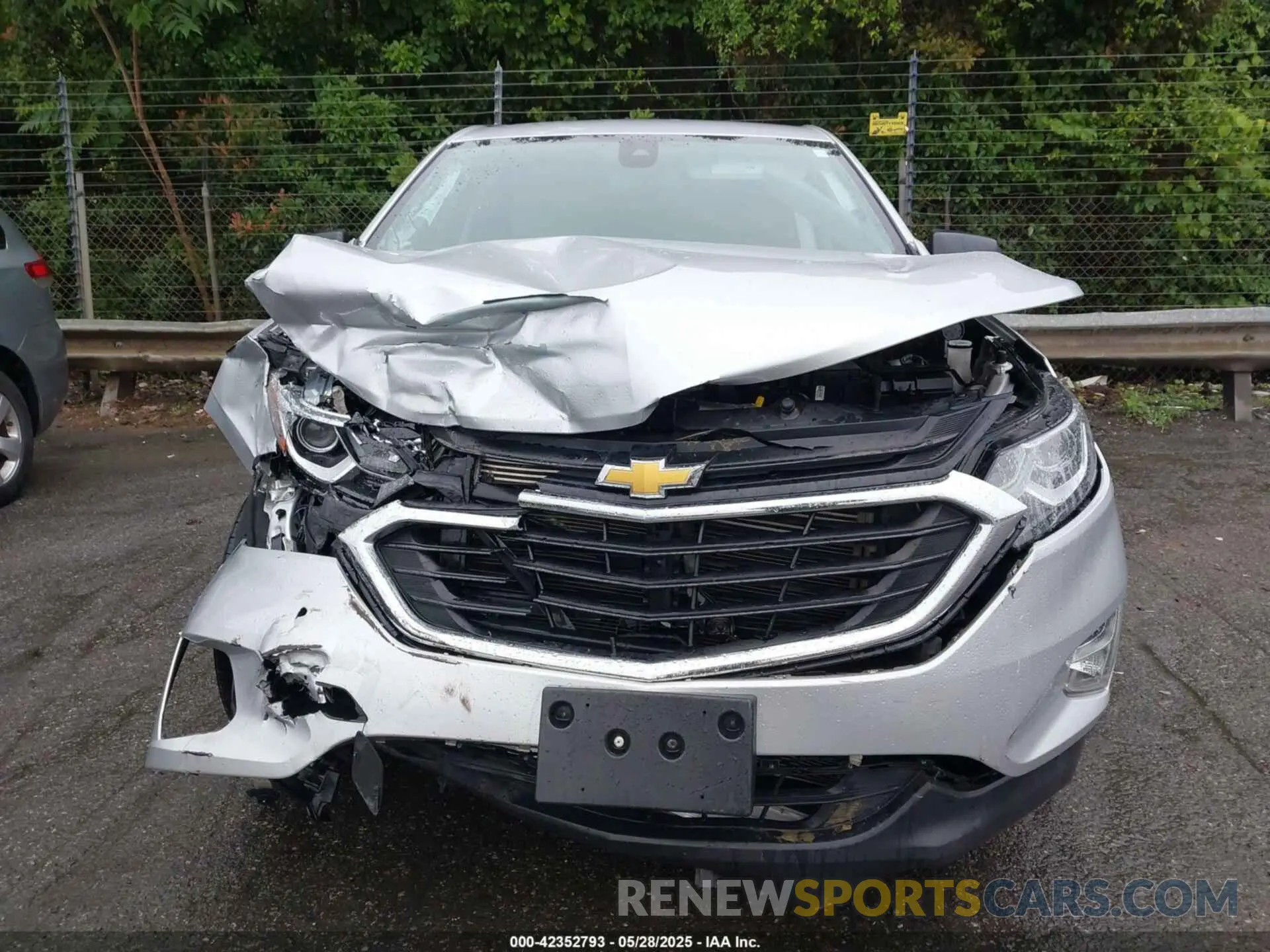 12 Photograph of a damaged car 3GNAXHEV8LS703353 CHEVROLET EQUINOX 2020