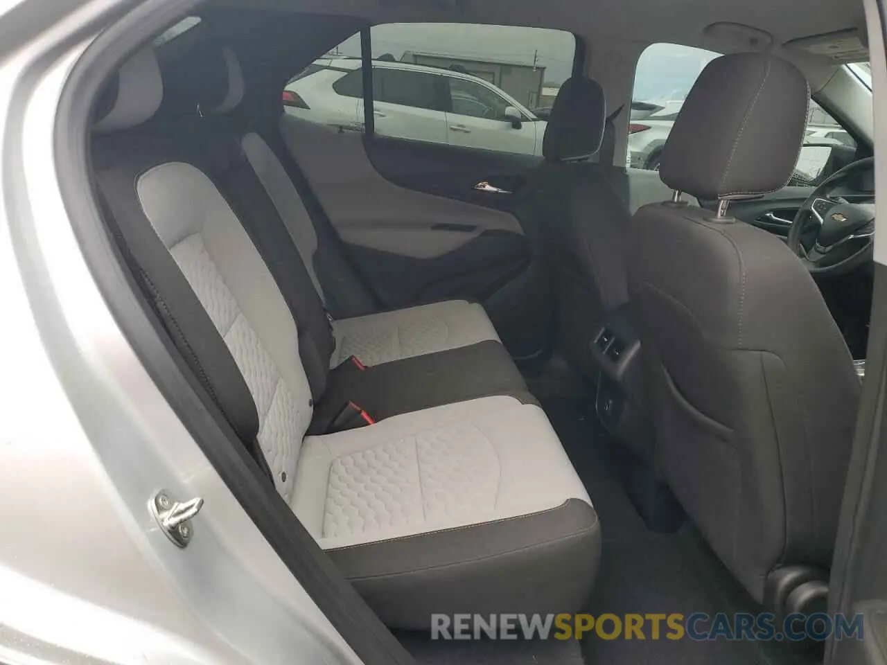 11 Photograph of a damaged car 3GNAXHEV8LS705118 CHEVROLET EQUINOX 2020