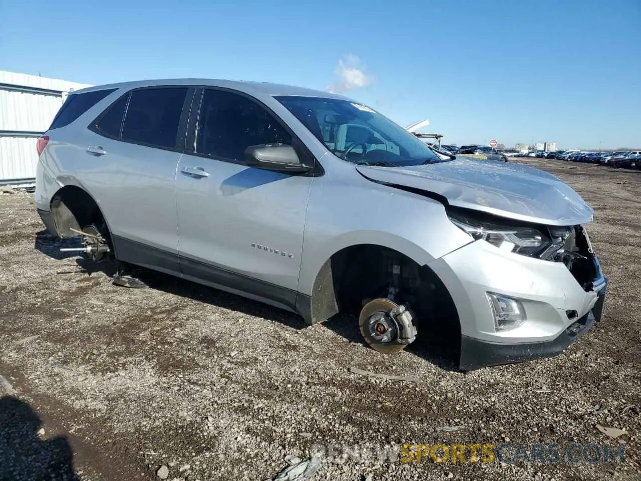 4 Photograph of a damaged car 3GNAXHEV8LS705118 CHEVROLET EQUINOX 2020