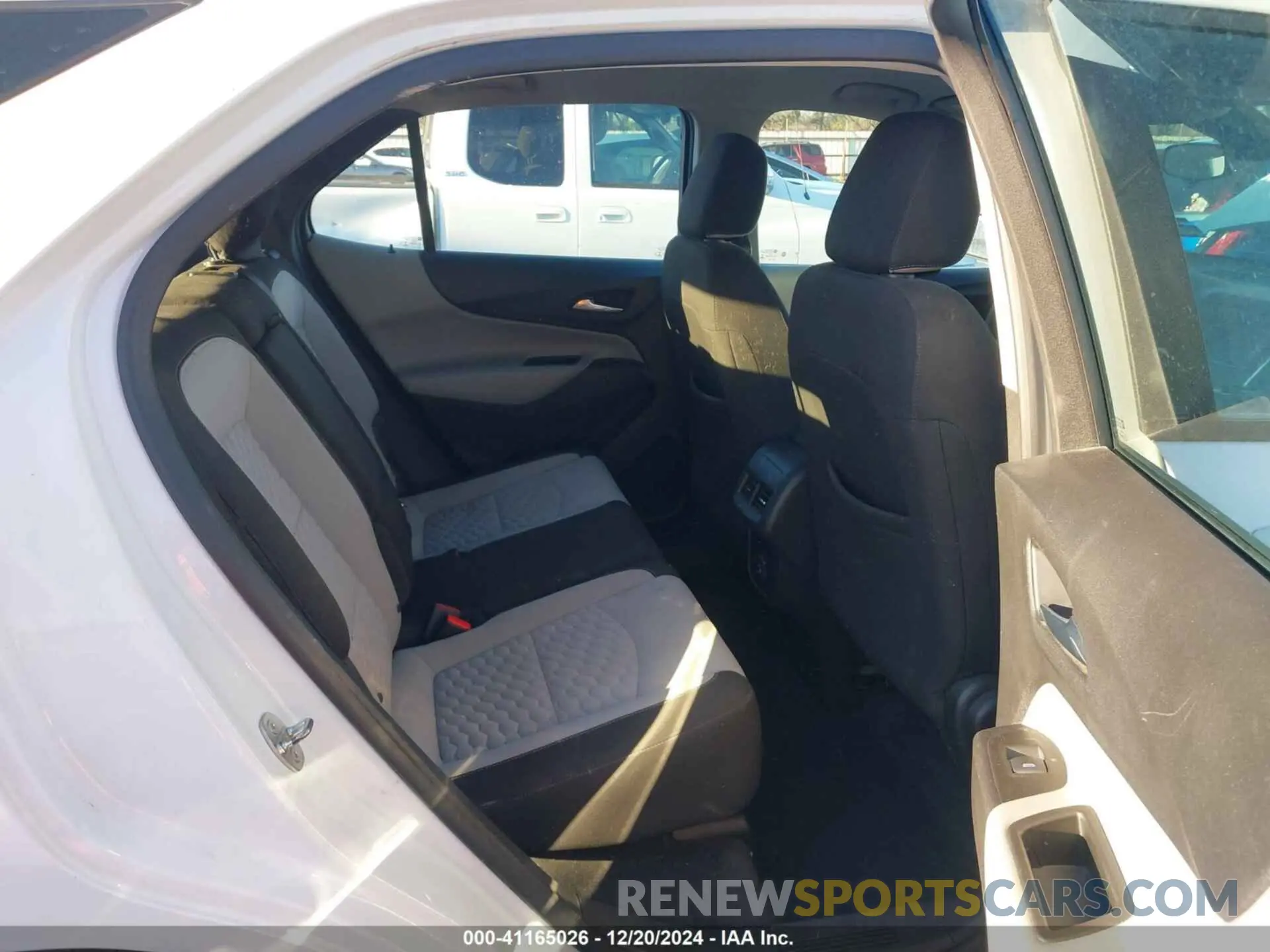 8 Photograph of a damaged car 3GNAXHEV8LS706236 CHEVROLET EQUINOX 2020