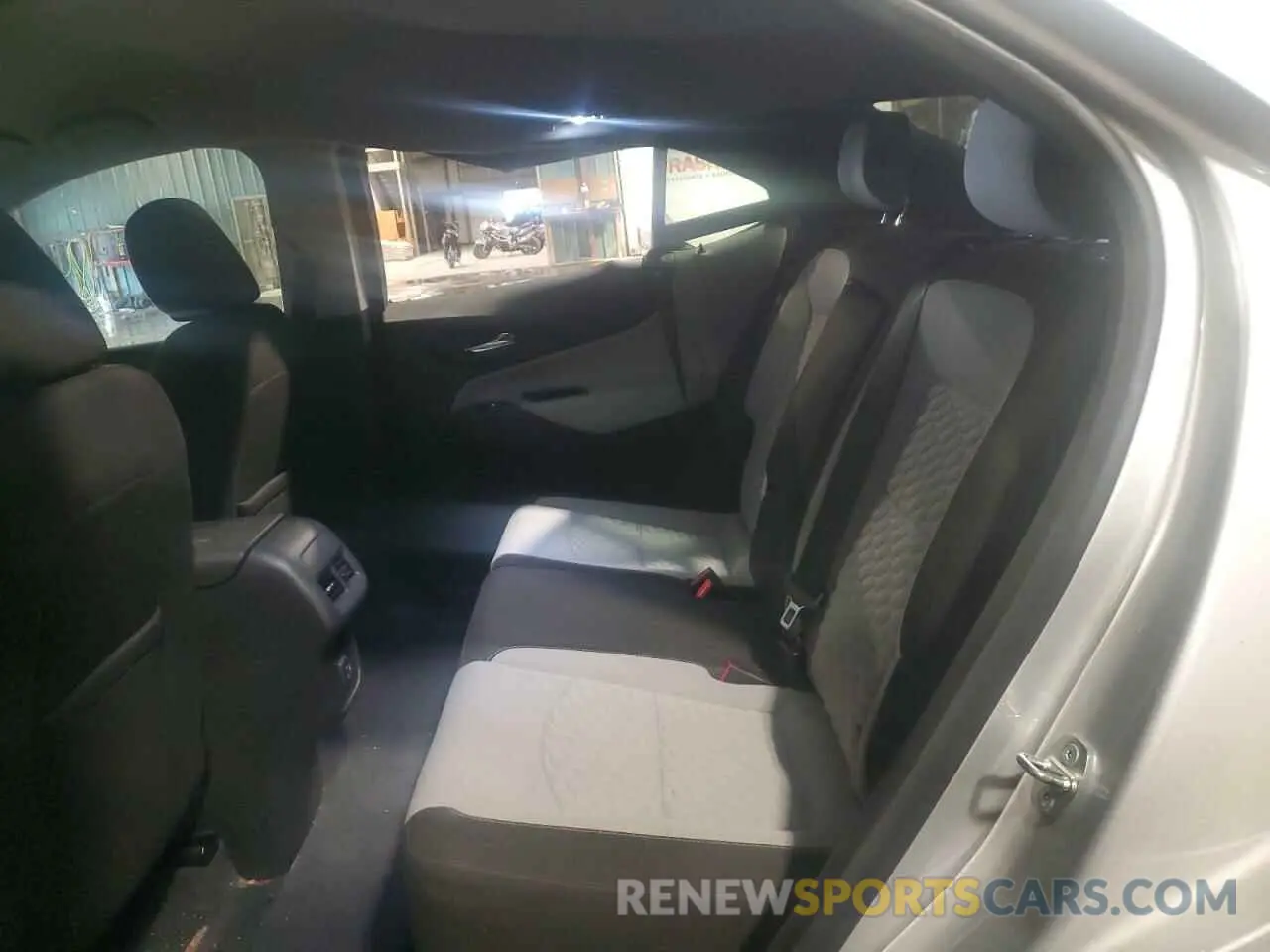 11 Photograph of a damaged car 3GNAXHEV8LS706656 CHEVROLET EQUINOX 2020