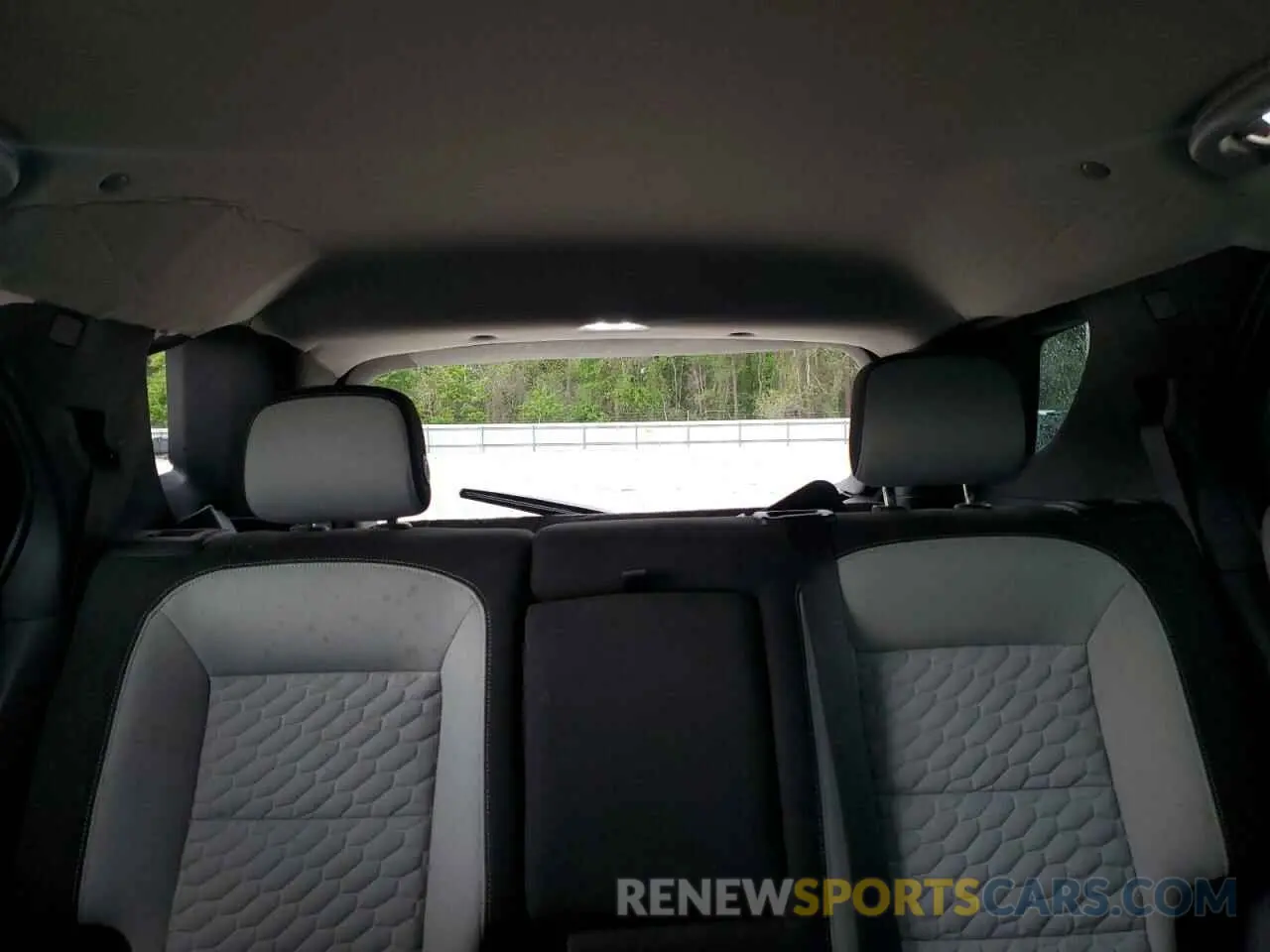 10 Photograph of a damaged car 3GNAXHEV8LS735056 CHEVROLET EQUINOX 2020