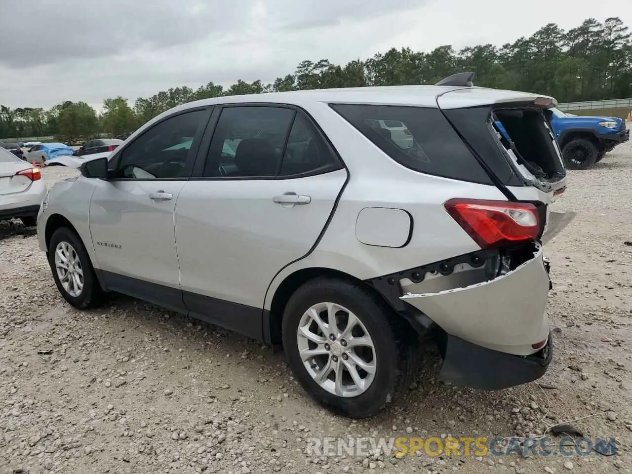 2 Photograph of a damaged car 3GNAXHEV8LS735056 CHEVROLET EQUINOX 2020