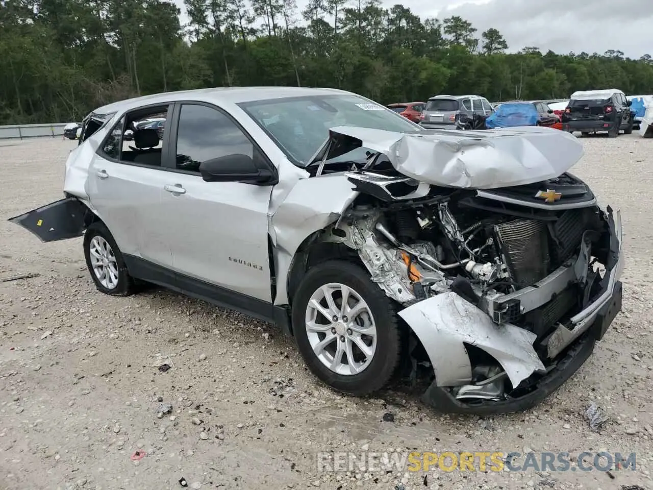 4 Photograph of a damaged car 3GNAXHEV8LS735056 CHEVROLET EQUINOX 2020